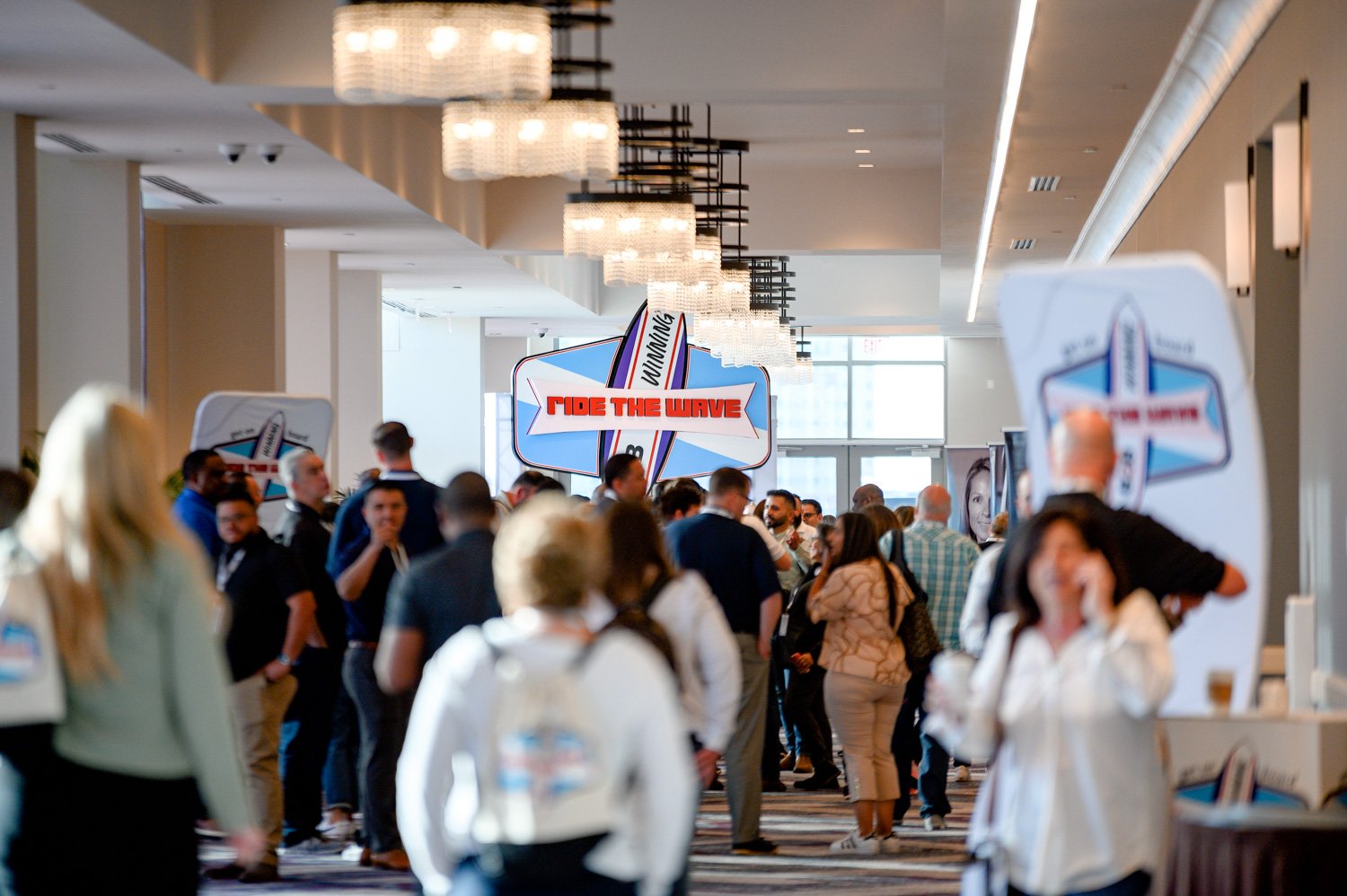 Orlando_Corporate_Event_Photographer_Loews_Sapphire_Falls_Ivan_Apfel_JC1_6533-Edit-Edit.jpg