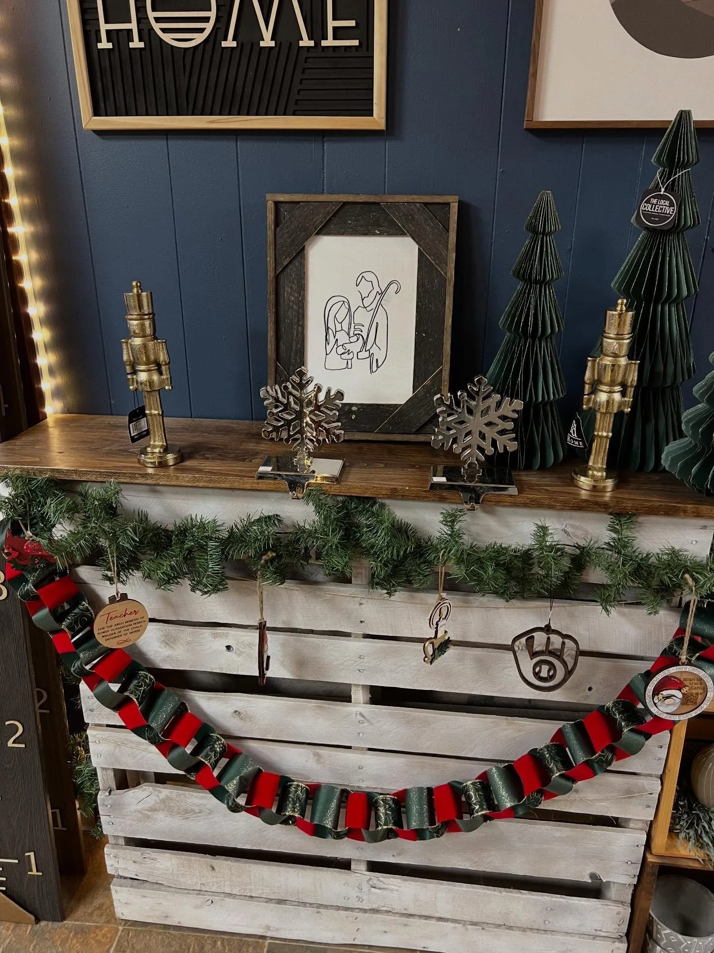 Amazing Christmas presents available here!! Come shop!! #shoplocal #shopsmall #shopping