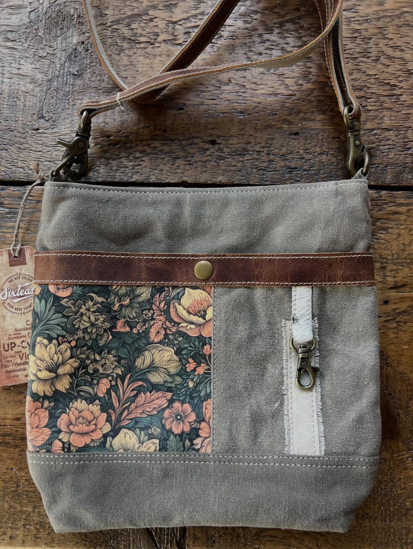 New purses have arrived! Endless styles of canvas and leather bags, come see what&rsquo;s new!