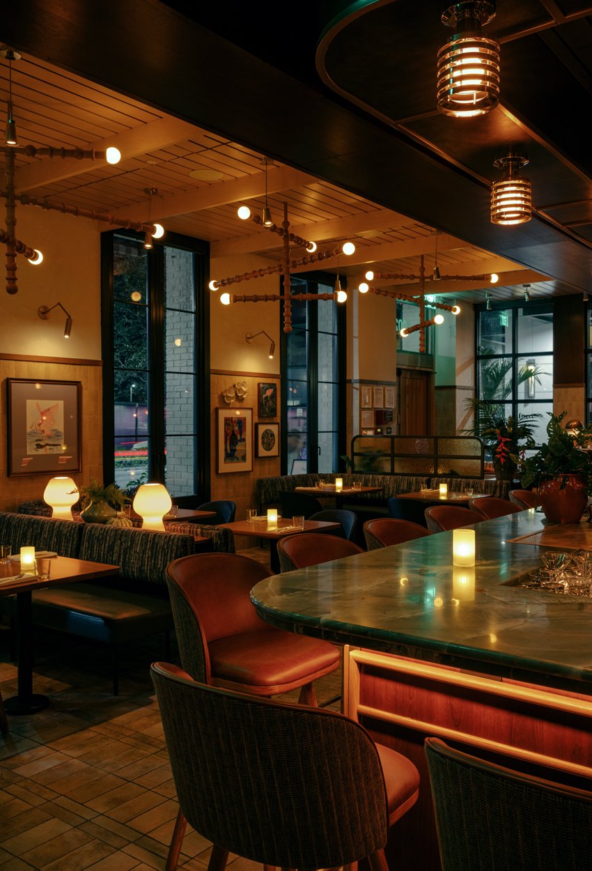 Earls Kitchen + Bar Las Olas, Fort Lauderdale - Peregrine Millwork Ltd.