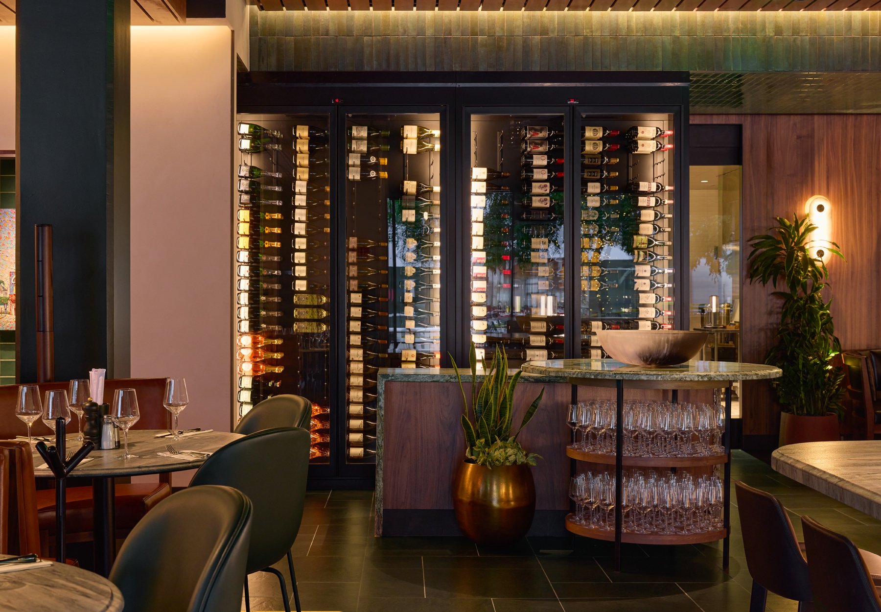 JOEY Restaurant Valley Fair, Santa Clara - Peregrine Millwork Ltd.
