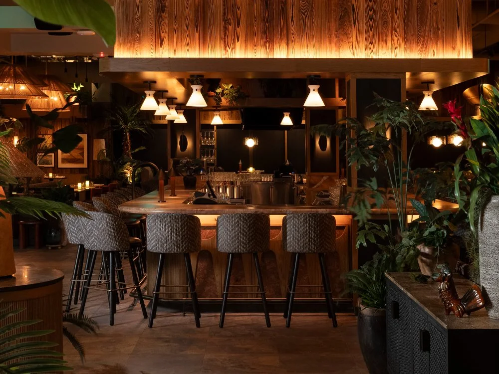 Earls Kitchen + Bar Waikiki, O’ahu - Peregrine Millwork Ltd.