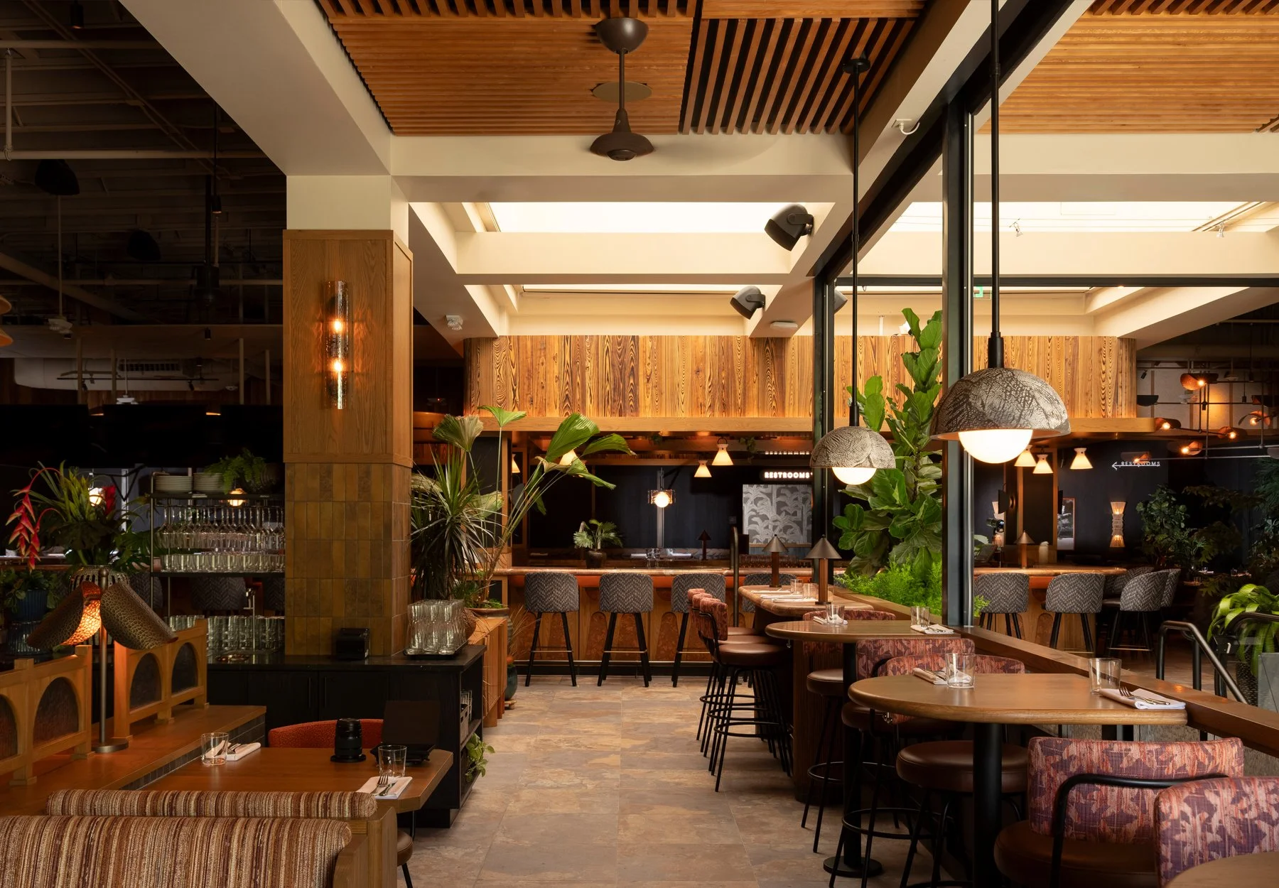Earls Kitchen + Bar Waikiki, O’ahu - Peregrine Millwork Ltd.