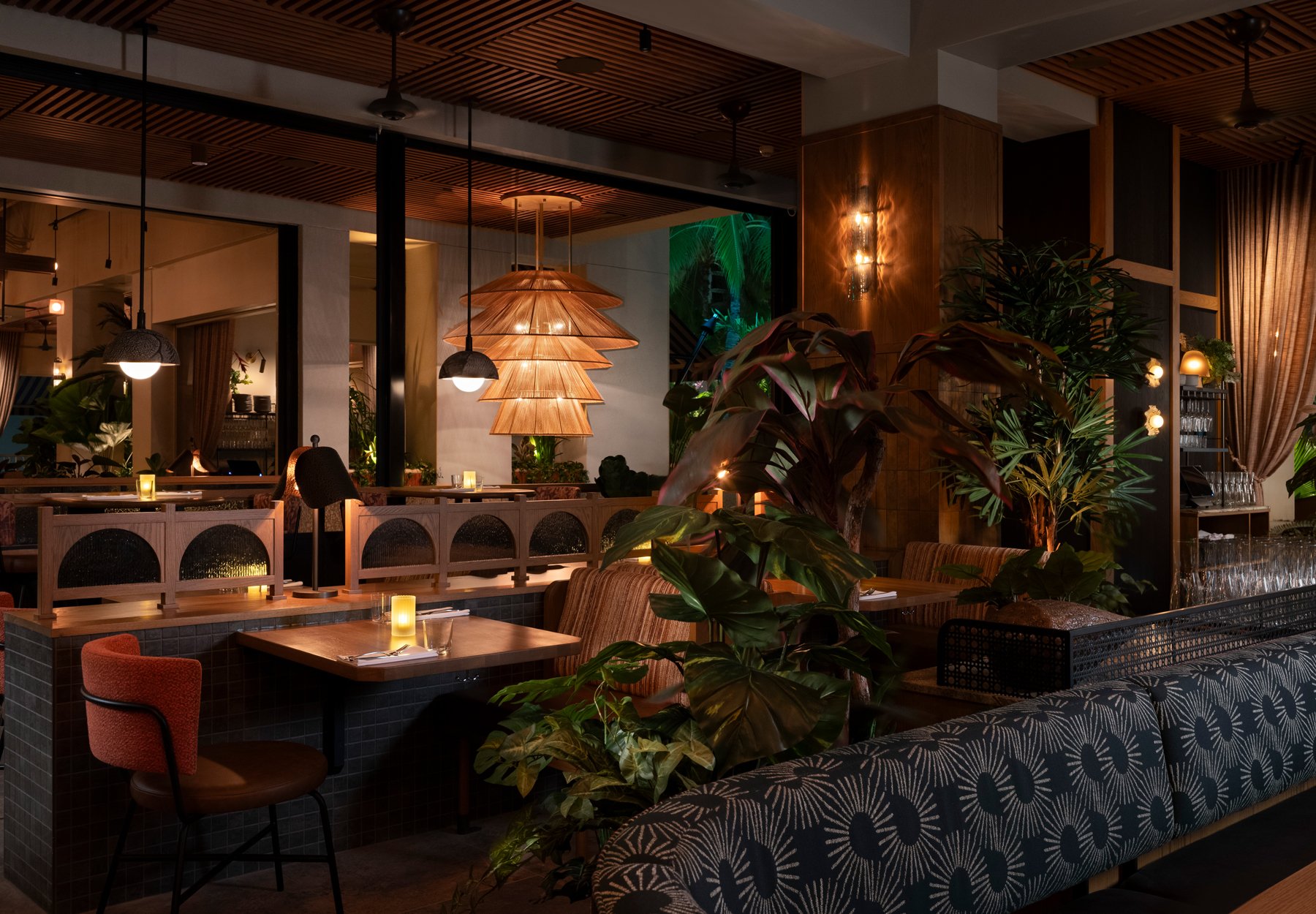 Earls Kitchen + Bar Waikiki, O’ahu - Peregrine Millwork Ltd.