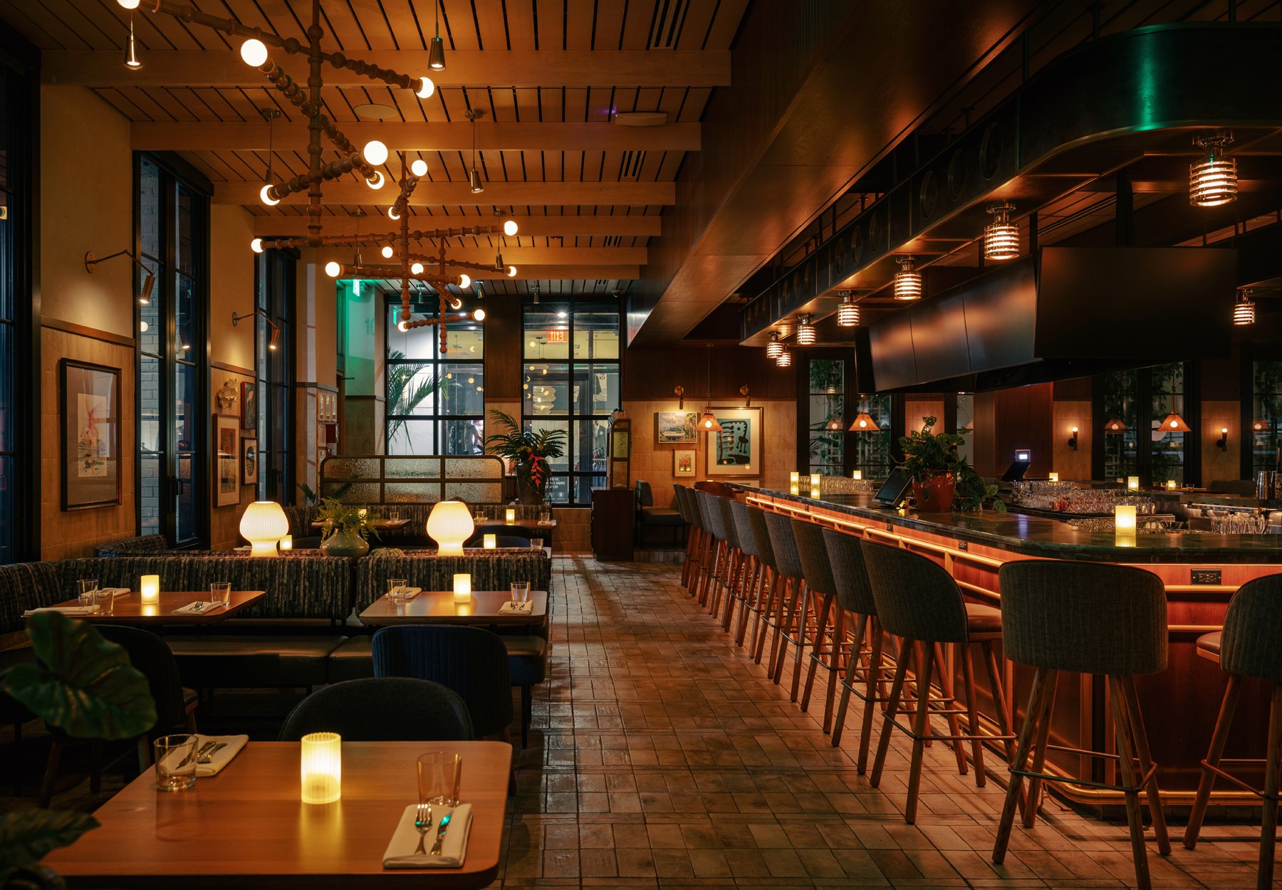 Earls Kitchen + Bar Las Olas, Fort Lauderdale - Peregrine Millwork Ltd.
