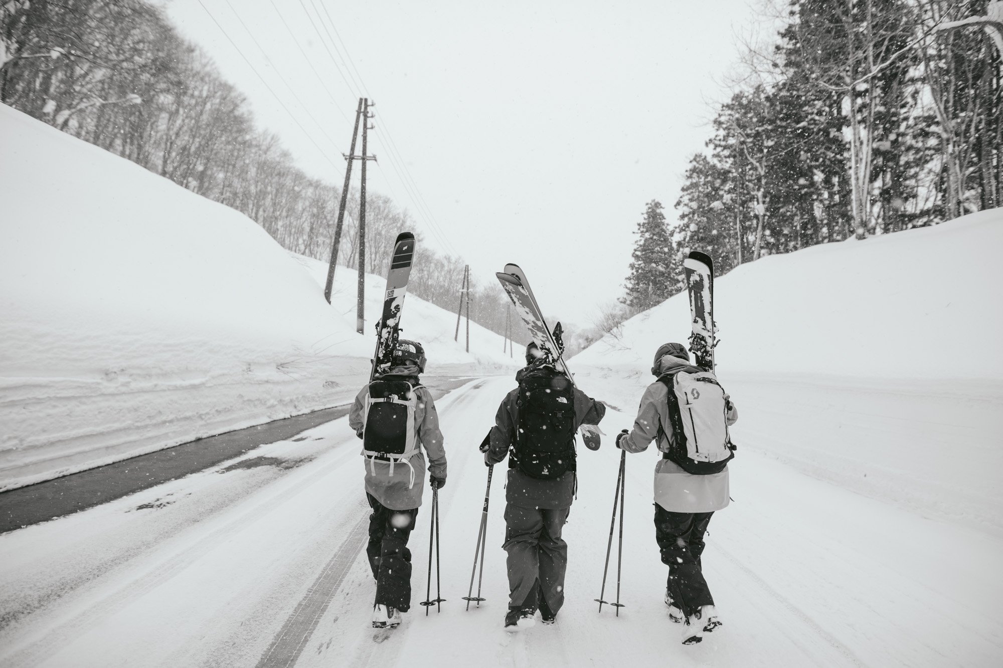 Zoya-Lynch-Skiing-Photography-Japan-105.jpg
