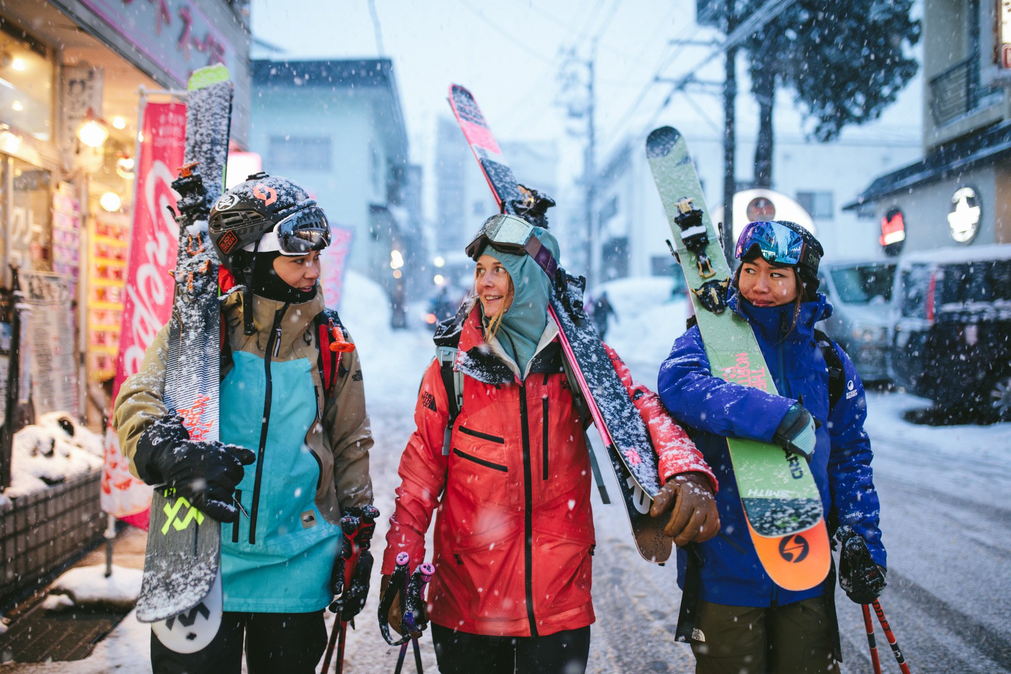 Zoya-Lynch-Skiing-Photography-Japan-143.jpg