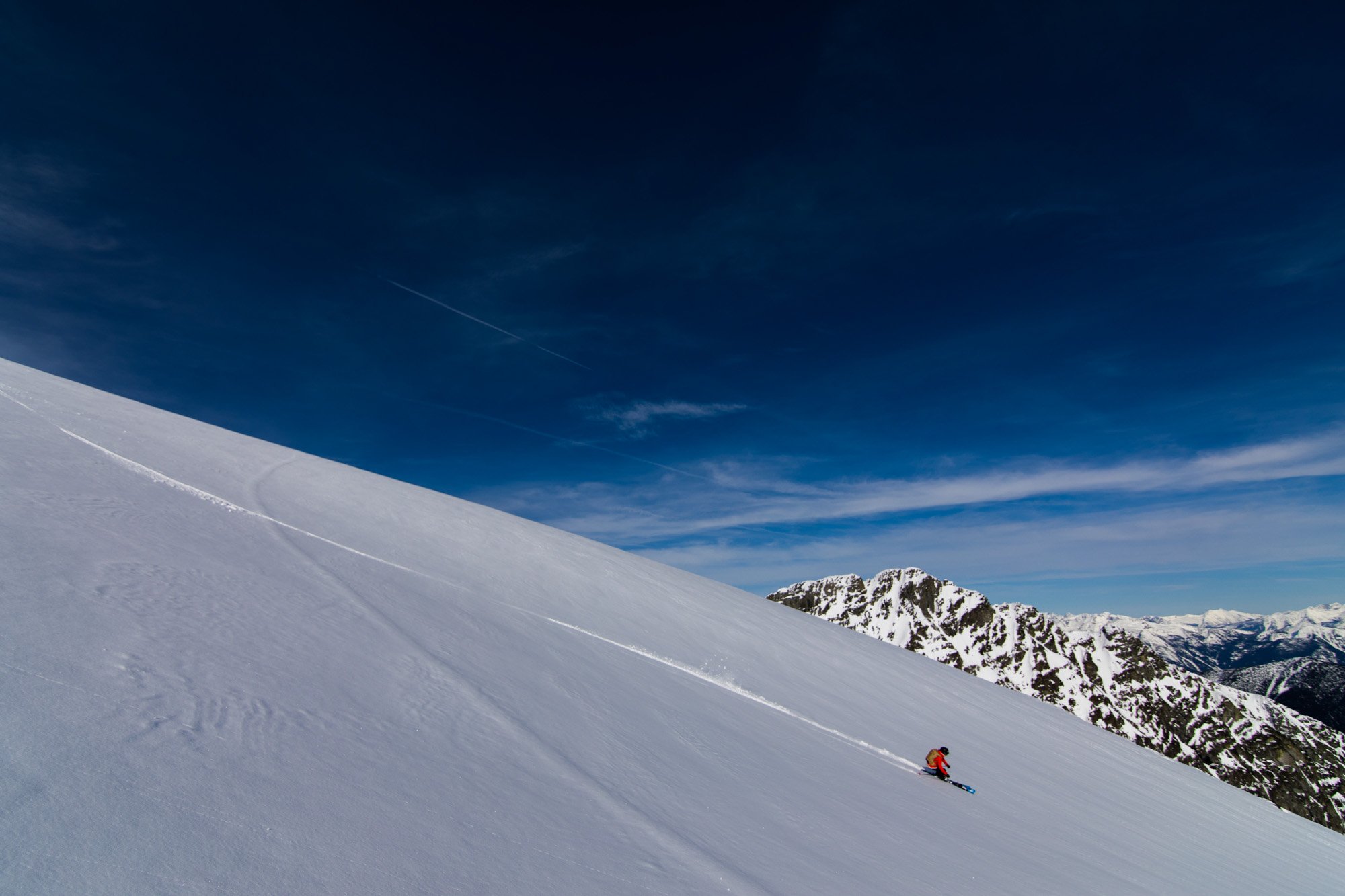 Zoya-Lynch-Stellar-Heli-Skiing-Photographer-38.jpg