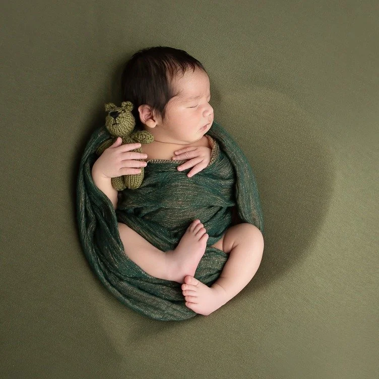 Sage is all the rage this year! 

Truthfully, all shades of green have been requested! We mixed and matched during this session.

#vancouvernewbornphotographer #northvancouvernewbornphotographer #westvancouvernewbornphotography #yvrnewbornphotographe