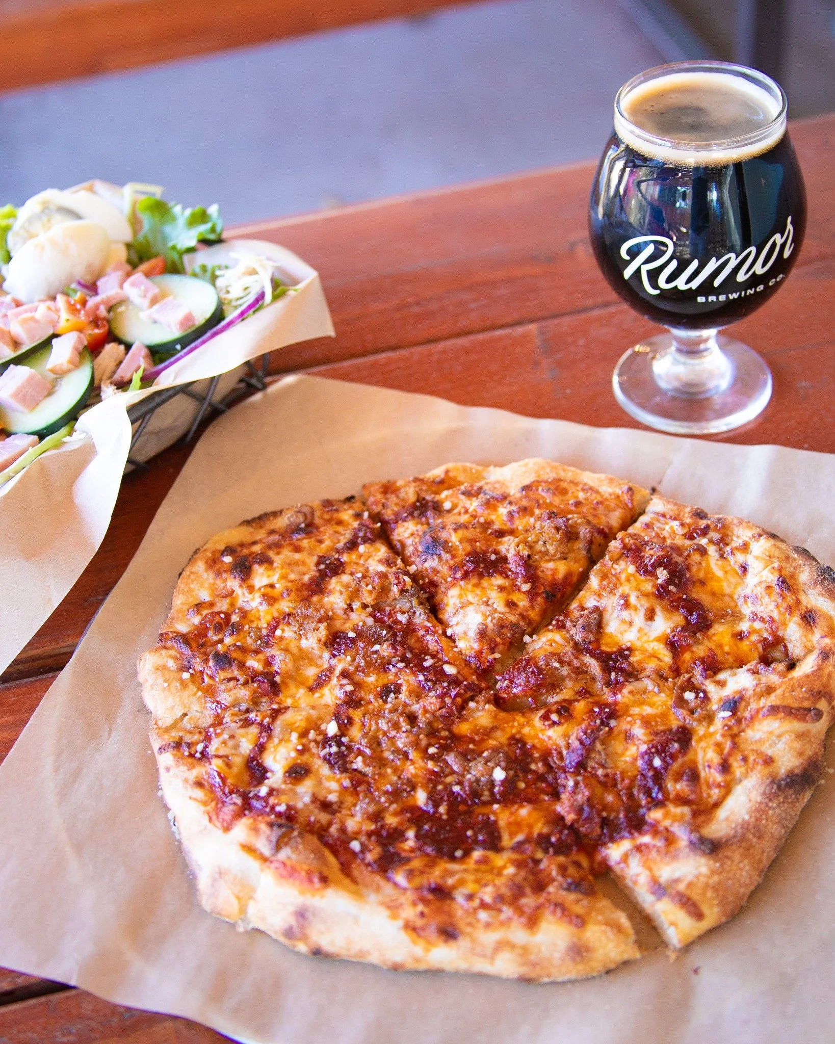 &quot;Why yes I would like the pizza.&quot; An easy drive into the heart of the Sandia mountains in Cedar Crest for hiking, mountain beer, pizza, and treats sounds like a great weekend outing!
_
#pizzaandbeer #mountainale #sandiamountains #visitabq #