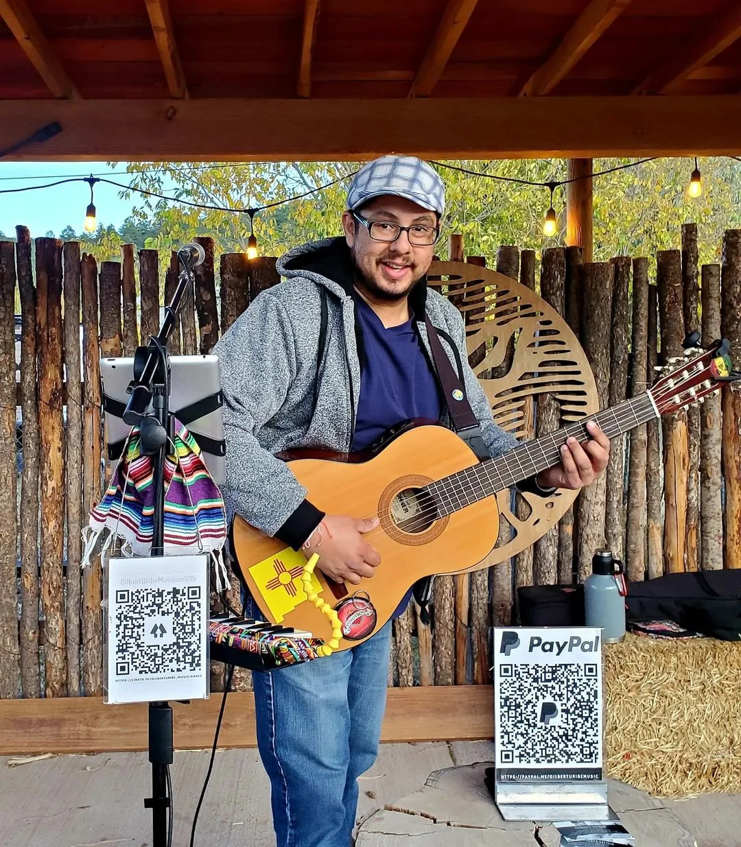 🚨 One of the last music events of the year! 🚨 
Join us on Sunday! 
@gilberturibemusic  joins us once again on our beer garden for his one-man-band style of music.

🎼 Originating from the vibrant culture of southern New Mexico, award-winning singer