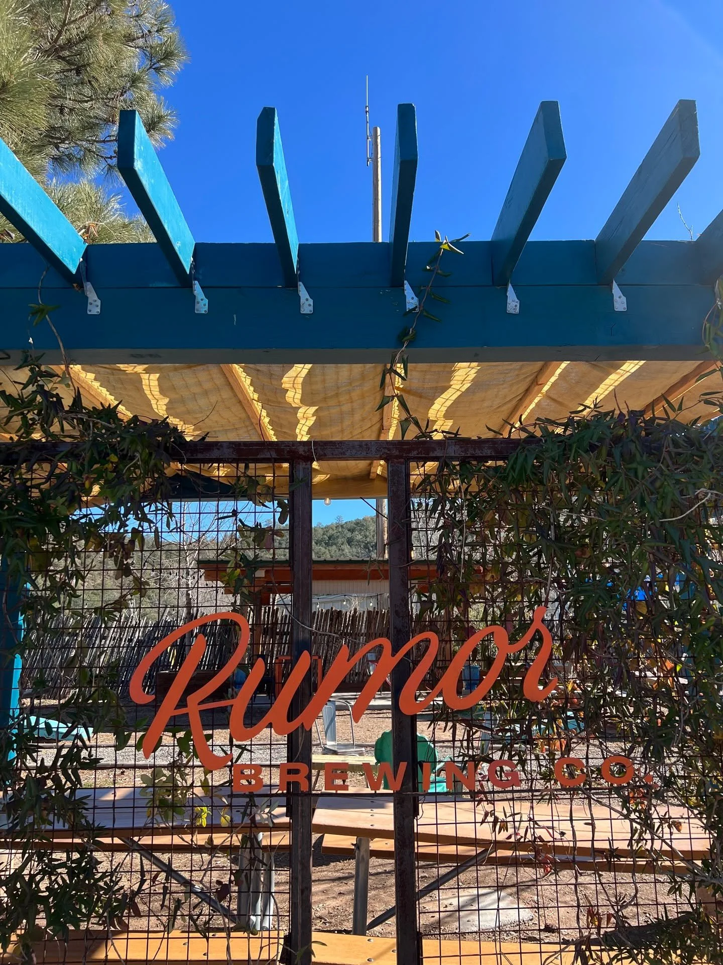 ❄️🍕 Winter blues? Not here at Rumor Brewing! Fresh air and a delicious slice of pizza is a cure-all!
_
#CedarCrest #ABQEats #ABQBeer #ABQPizza #SantaFeEats #NMTrue #NMBreweries #CraftBeerNM