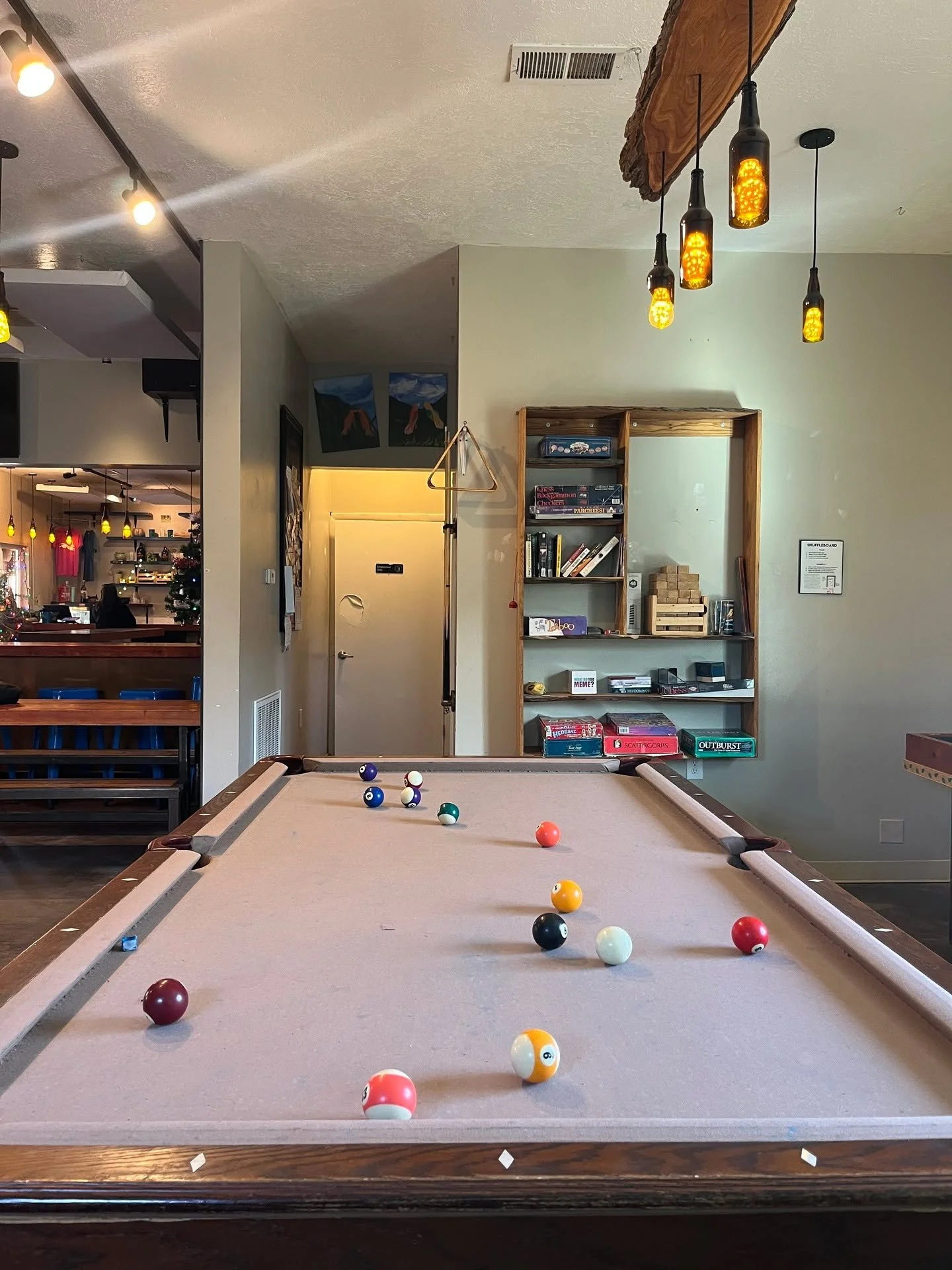 Sip. Shoot. Repeat. 🎱🍻
We have plenty of games, just waiting for you to play!

_
#CedarCrestNM #RumorBrewing #NMBeer #NMEats #EastMountains