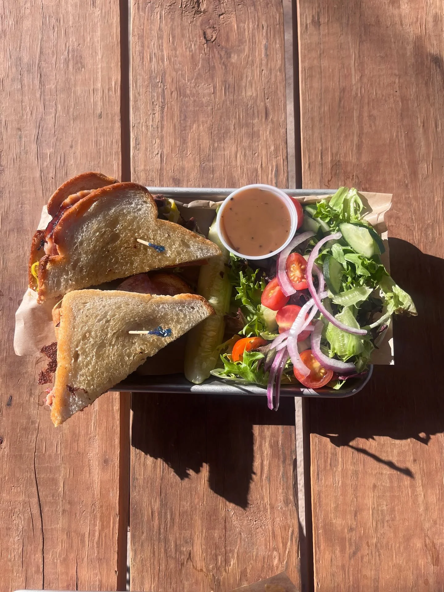 Italiano🥪 
Sourdough, ham, peperoni, salami, banana peppers, Greek Olives, and provolone

What's your favorite Rumor sandwich?

_
#CedarCrestNM #RumorBrewing #NMBeer #NMEats #EastMountains