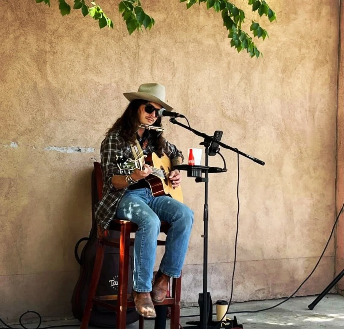 Don&rsquo;t miss Justin Nu&ntilde;ez this Sunday 🎶 
His multilingual singer-songwriter style brings a blend of sound &amp; storytelling you won&rsquo;t want to miss!
🗓️ Sunday, May 17
⏰ 5-7PM

_
#CedarCrestNM #RumorBrewing #NMBeer #NMEats #EastMoun