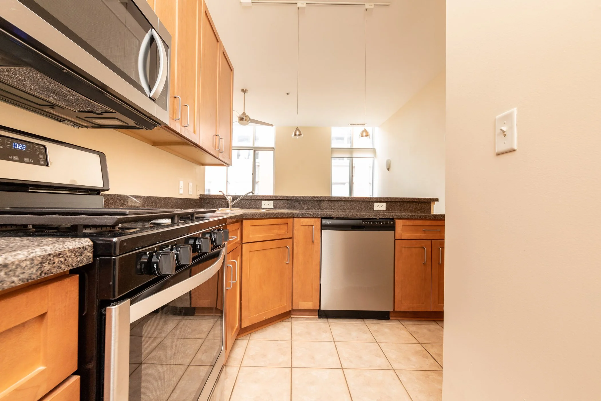 1951 W 26th 316-4.jpg