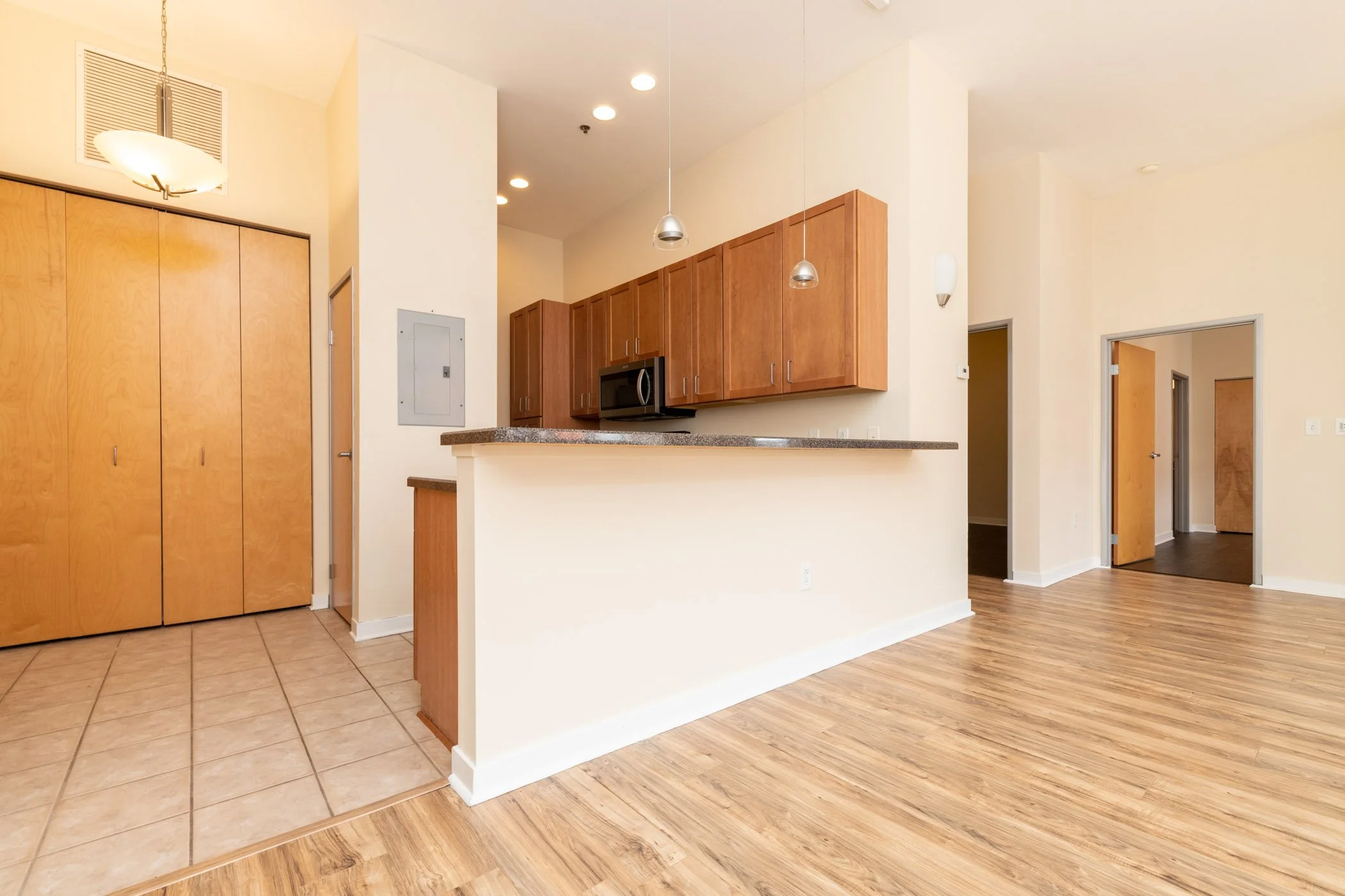 1951 W 26th 316-5.jpg