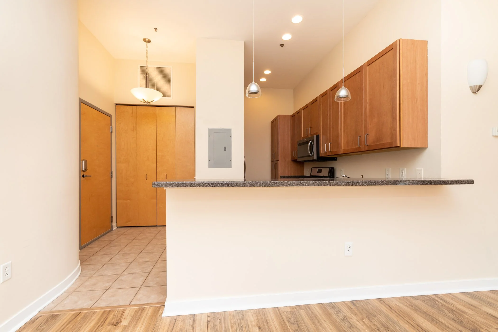 1951 W 26th 316-6.jpg