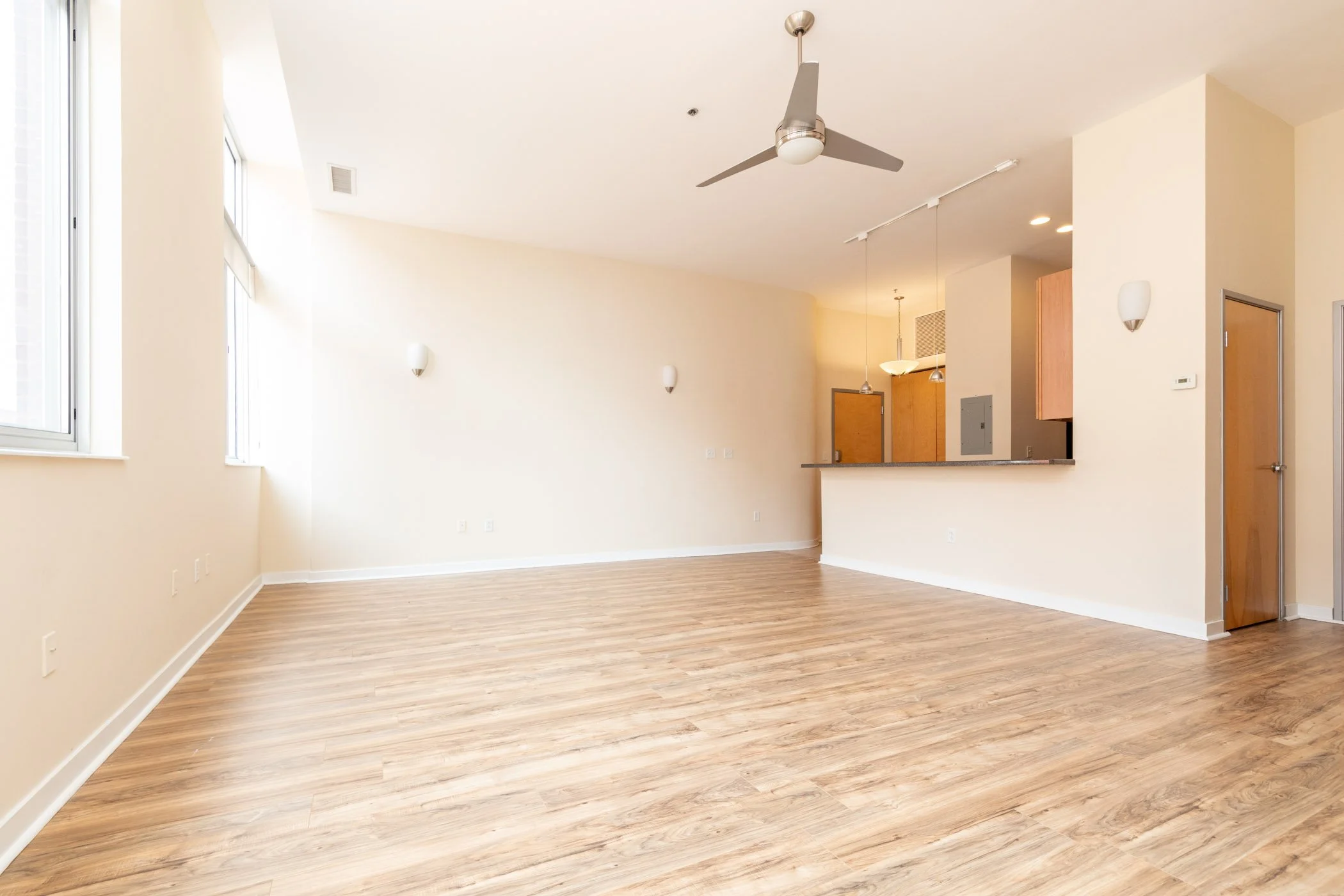 1951 W 26th 316-10.jpg