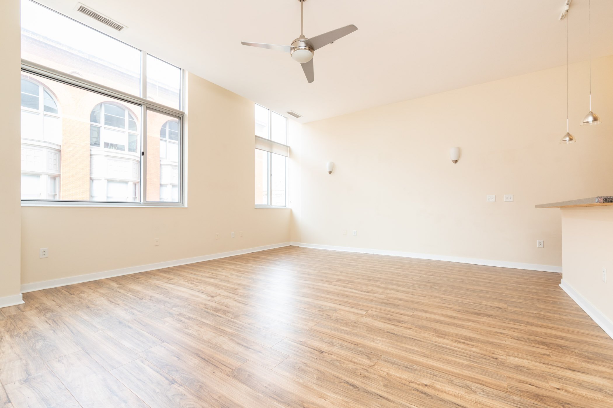1951 W 26th 316-11.jpg