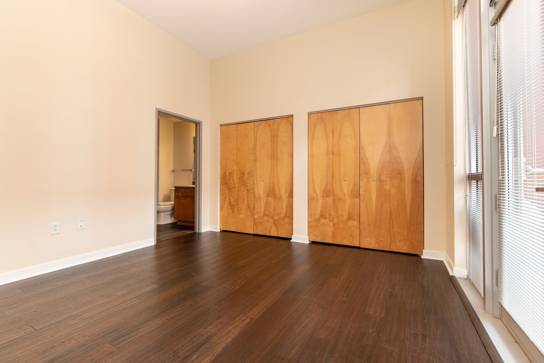 1951 W 26th 316-16.jpg