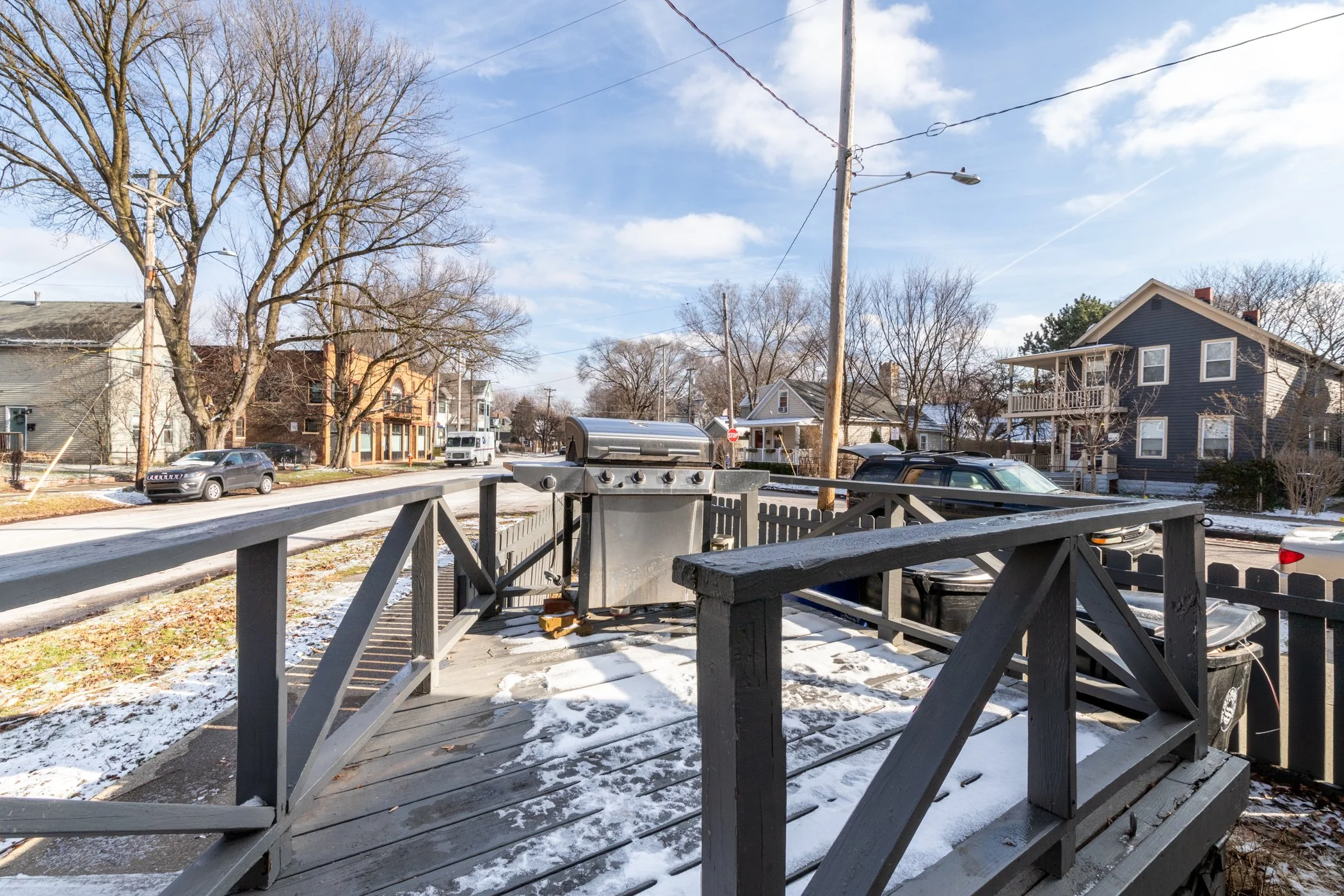 3905 Woodbine-19.jpg