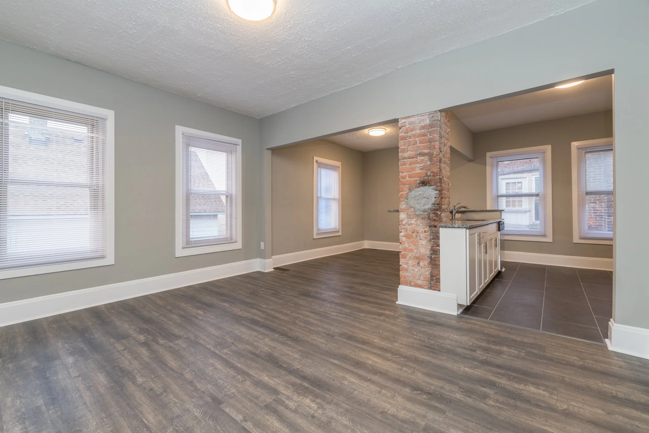 Gordon Square Apartment-14.jpg