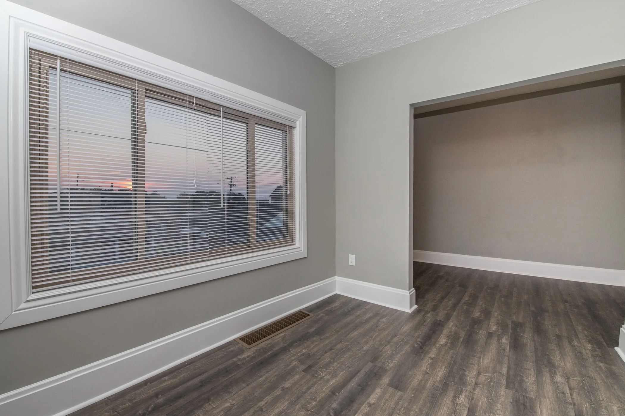 Gordon Square Apartment-21.jpg