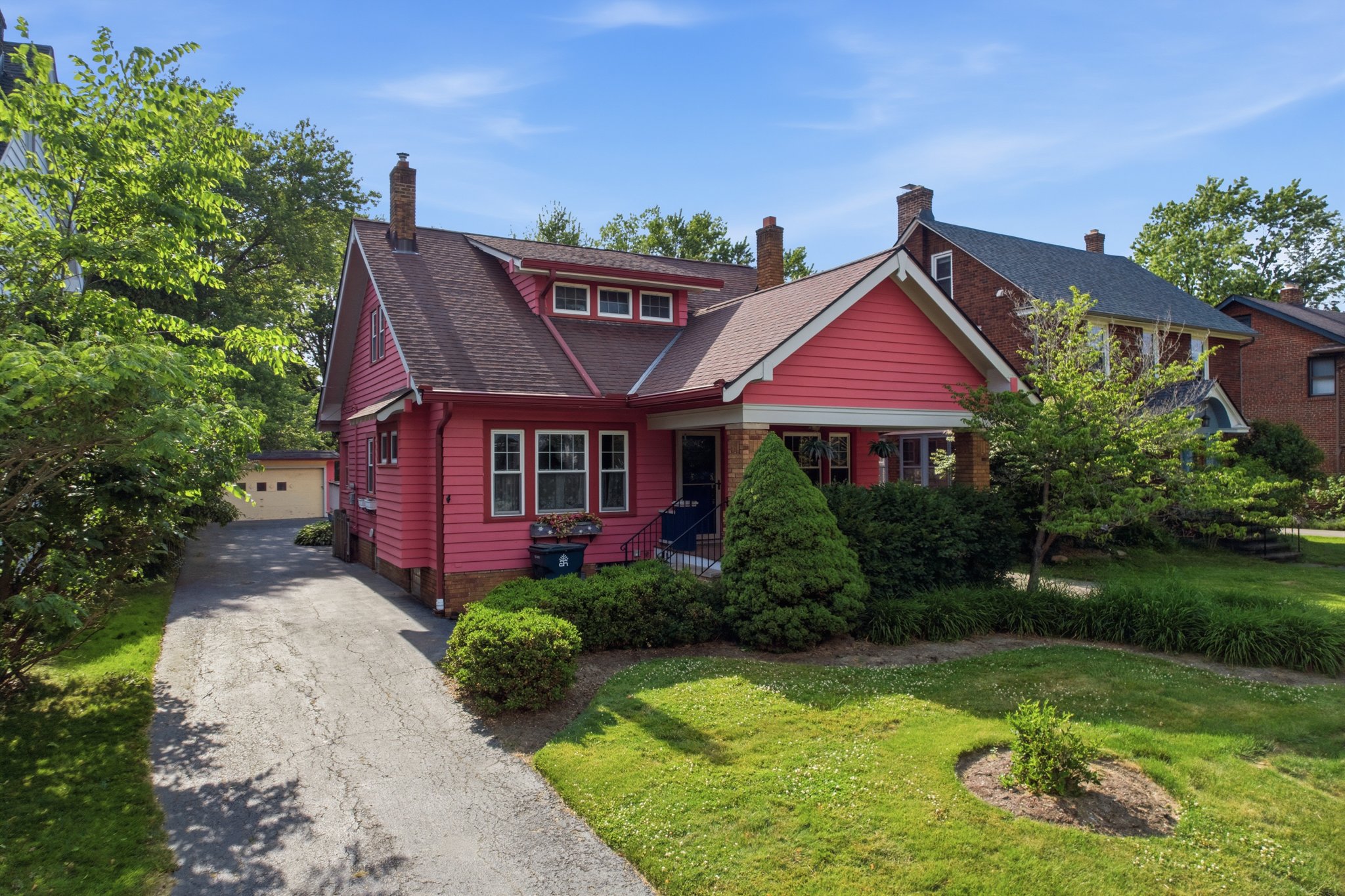 2612 Canterbury Rd, in Cleveland Heights, OH 44118