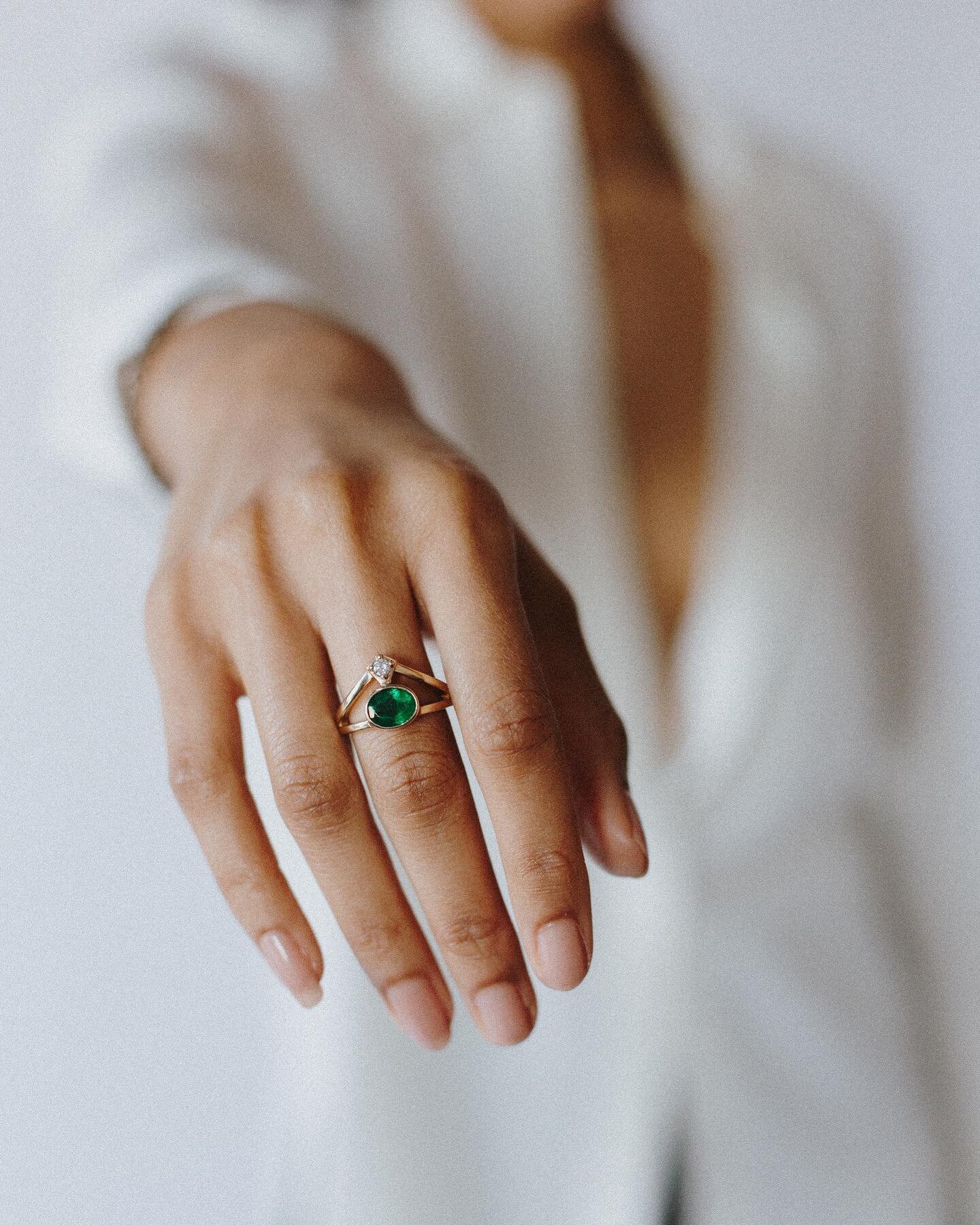 High Priestess ◈ 2ct emerald set in a chunky yellow gold ring with accent white diamond ◈ come meet her in person &amp; play with all the new jewelry this weekend!

We&rsquo;re stop #338 on the @austinstudiotour &mdash; 1023 Springdale Rd. 6C // Sat 