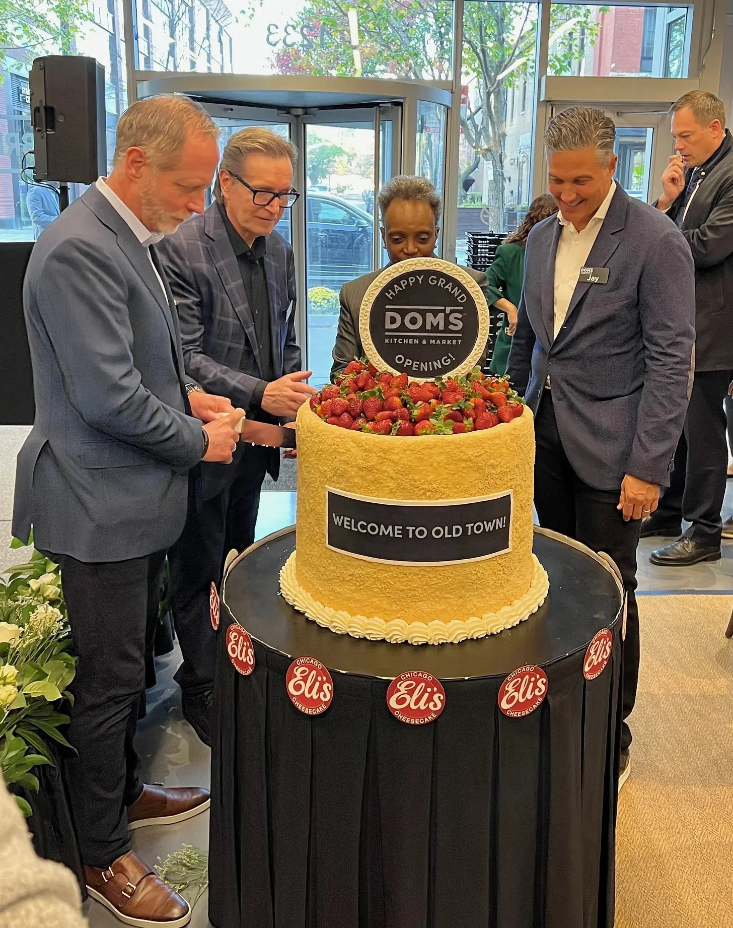 Dom's Doubles Up with Second Chicago Store