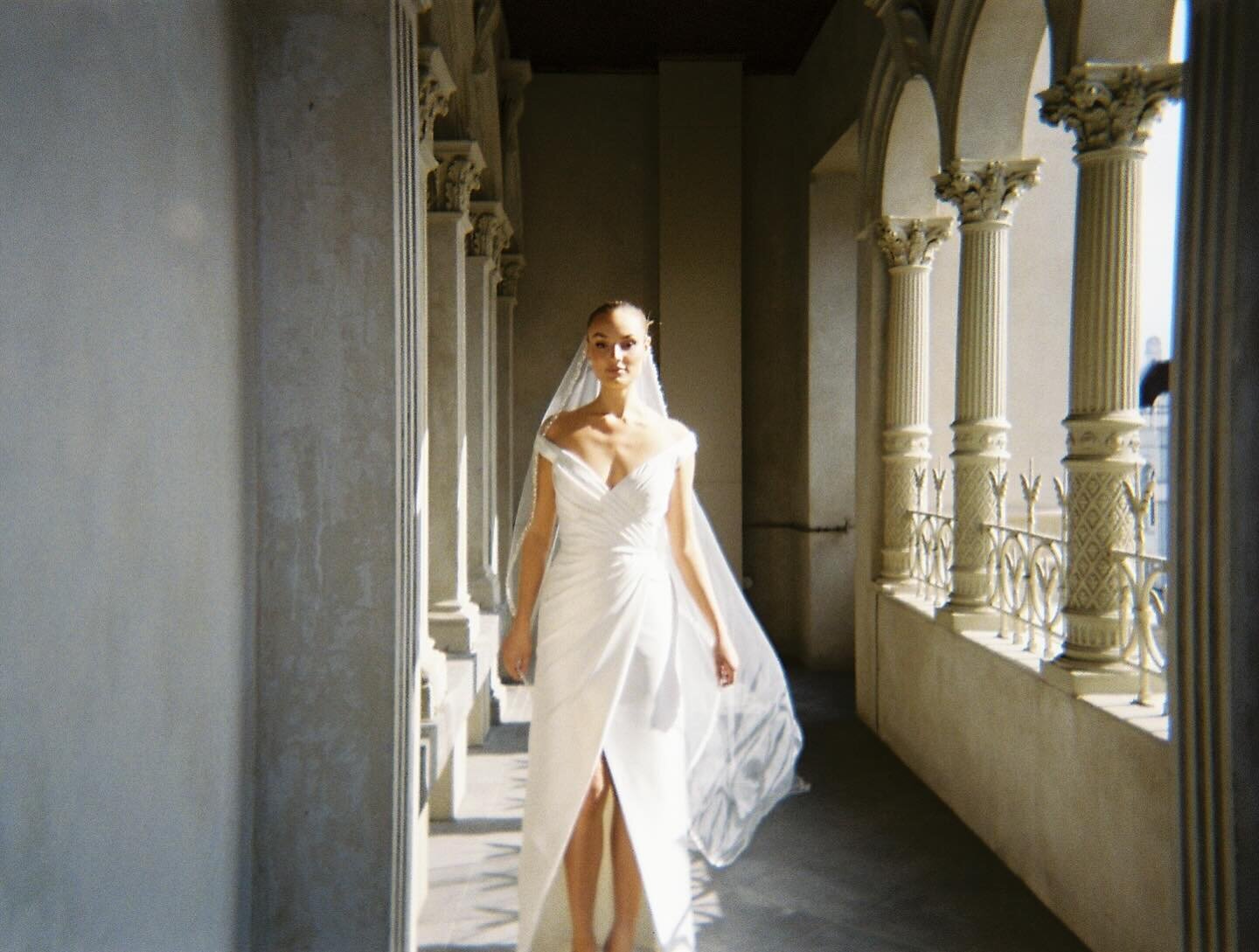 The all time classic, Helena. A film favourite captured beautifully from our resort 24 shoot at @sophia.prahranarcade