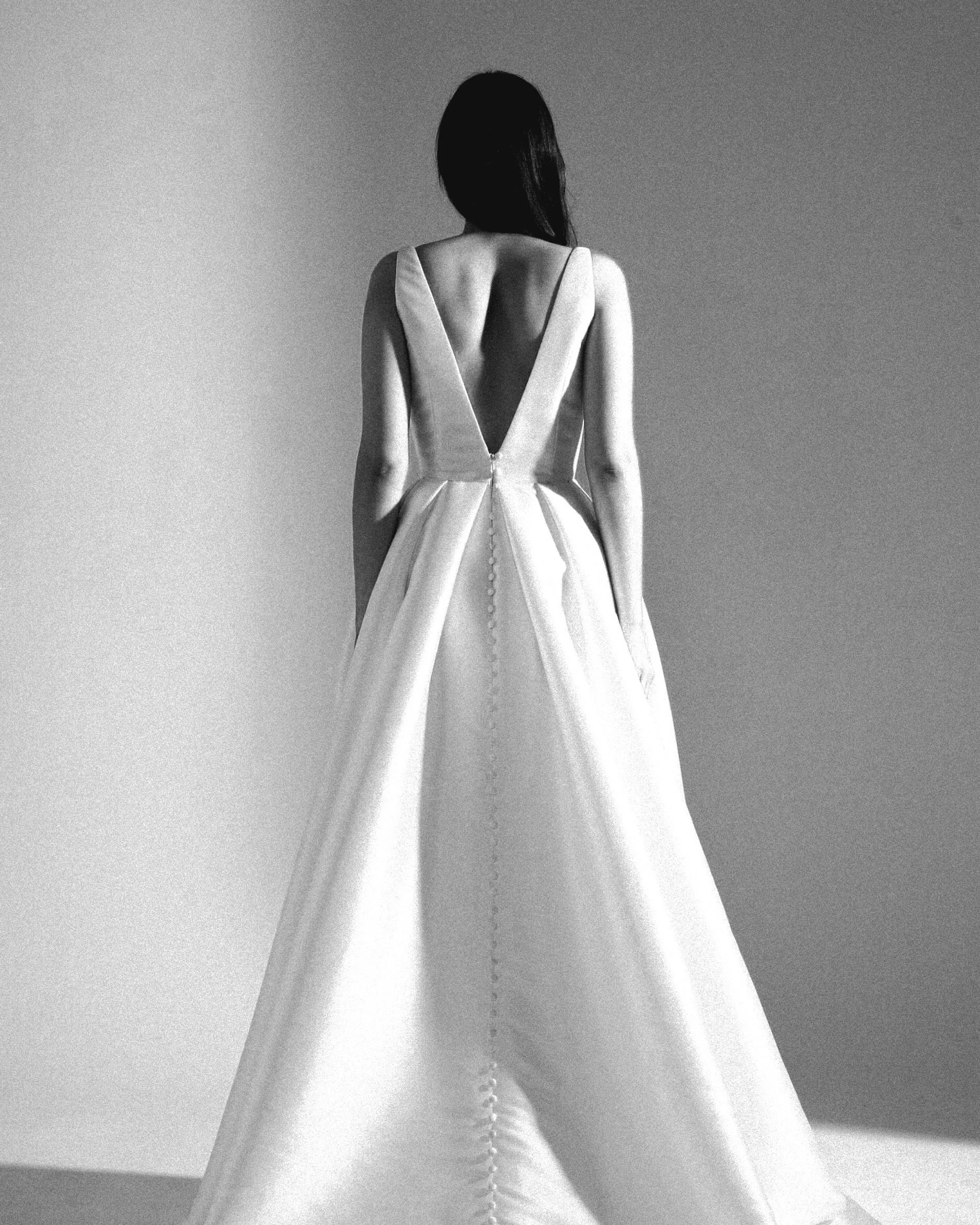 Structured, refined, and effortlessly chic. A moment for the back of Astera.