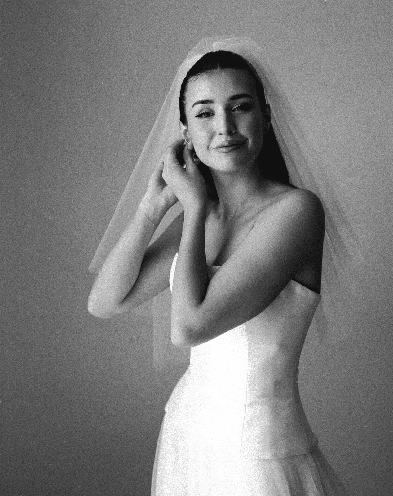 @antheapalomares wearing bespoke gown | veil @curatorthelabel