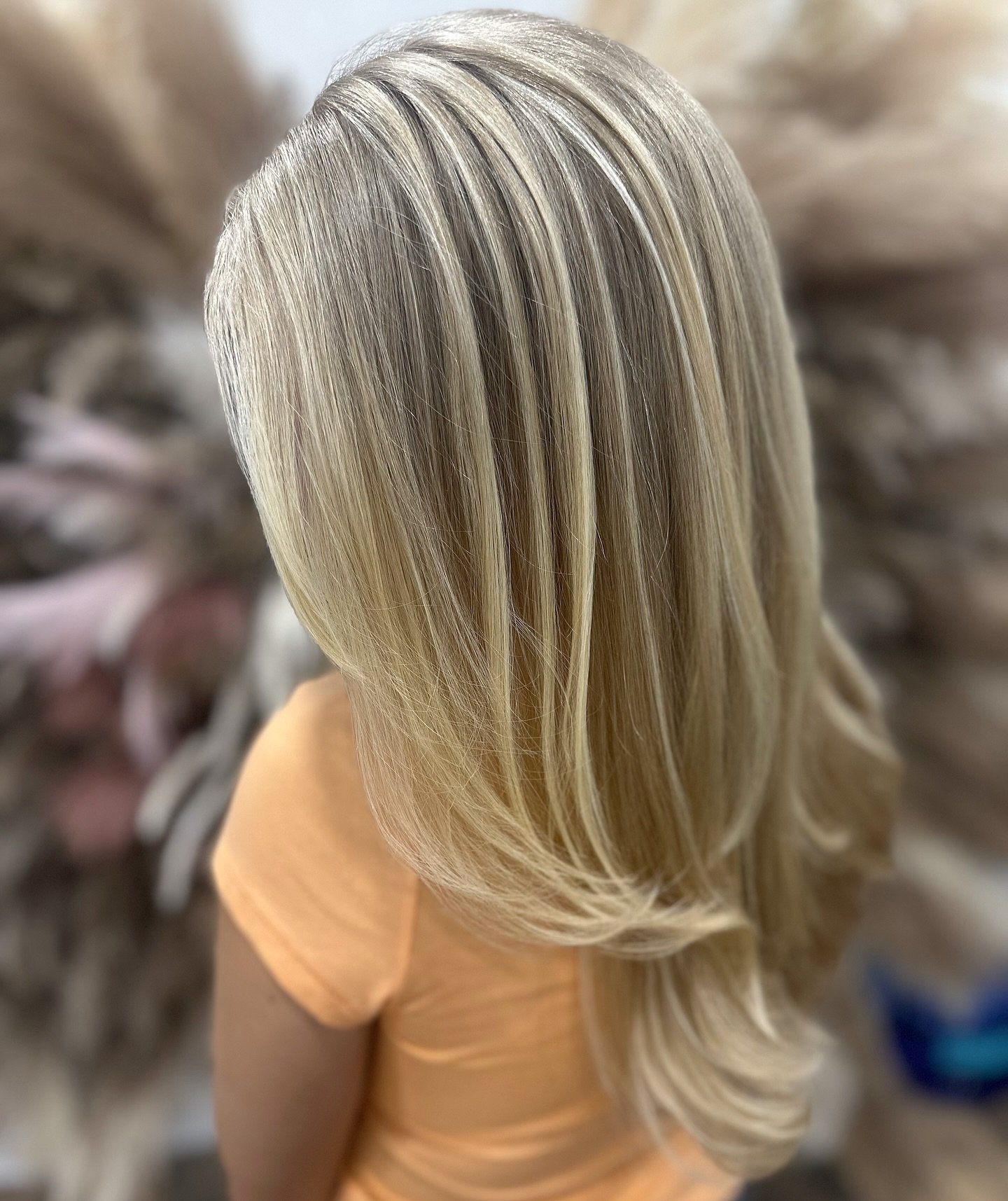 When you come across that blonding session that leaves you speechless ✨

This is the one. ☝️ 
@hairspecialist_kimmy_adonia 

Reminder ** Kimmy is booking WELL into summer right now. We can keep you on a cancellation list but we urge you - book ahead!