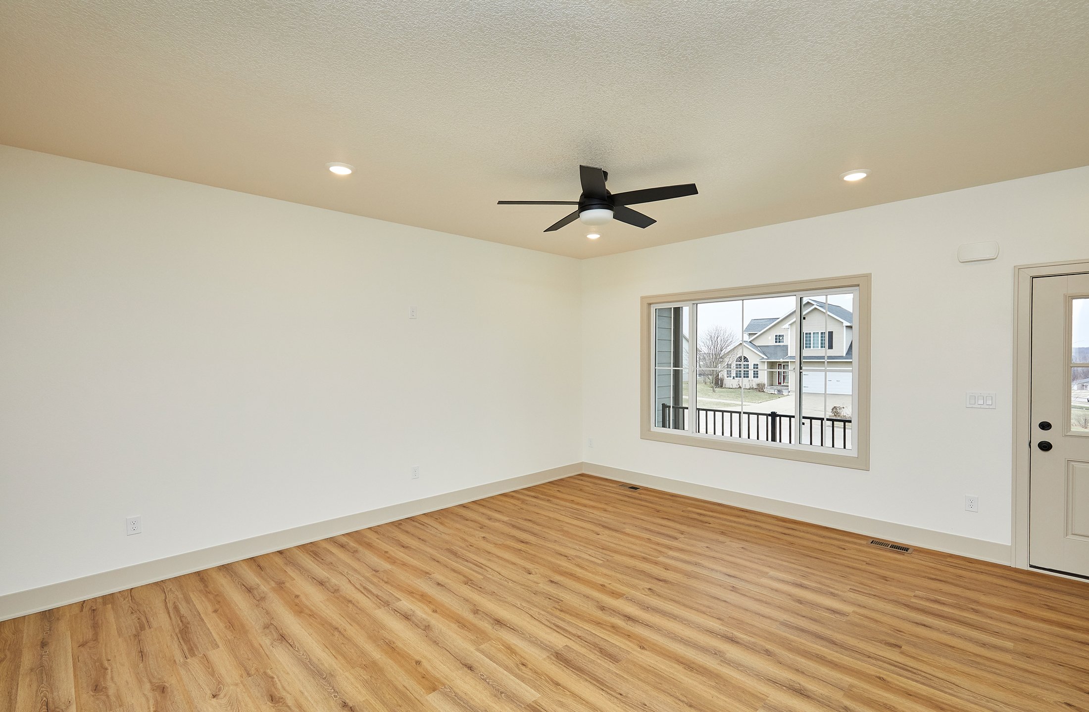 107 Golfview Dr_007.jpg