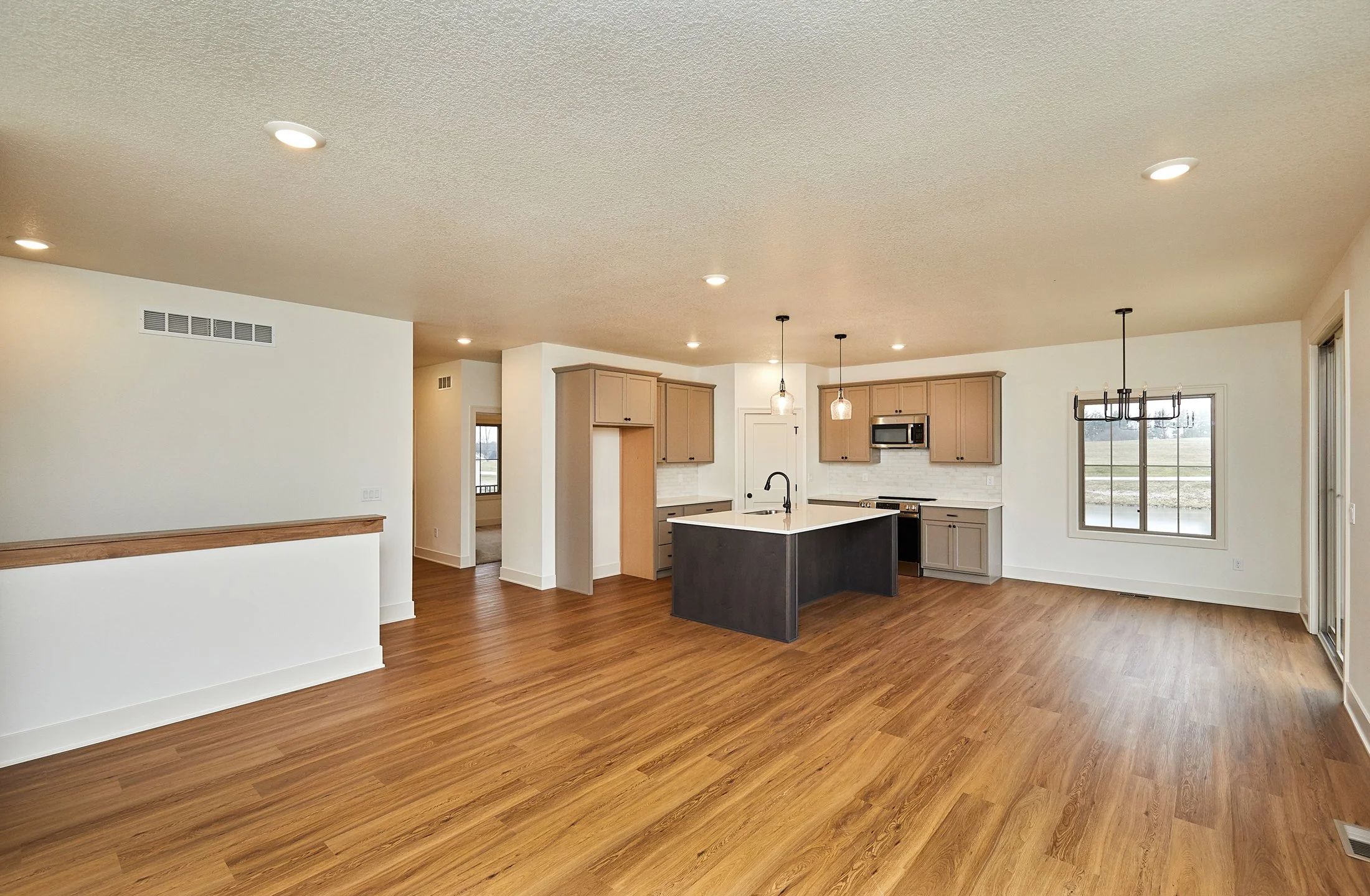 105 Golfview Dr_015.jpg