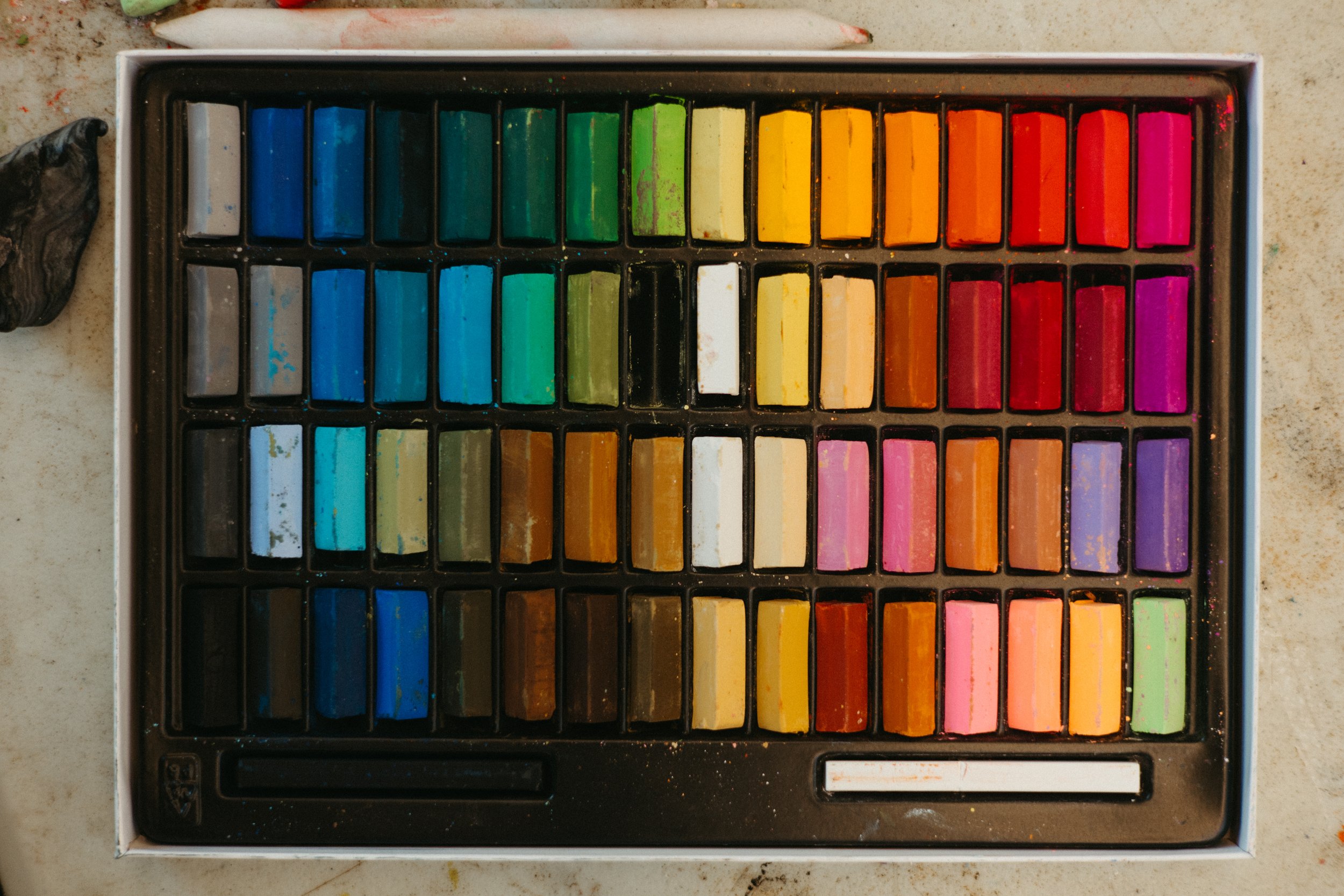 24/32/48/64 Colors Soft chalk powder brush makeup hair coloring crayo –  AOOKMIYA