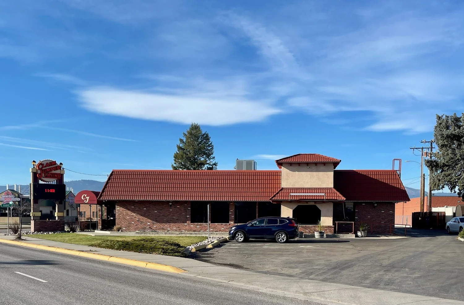 The Claim Jumper Casino, Lounge, and Restaurant