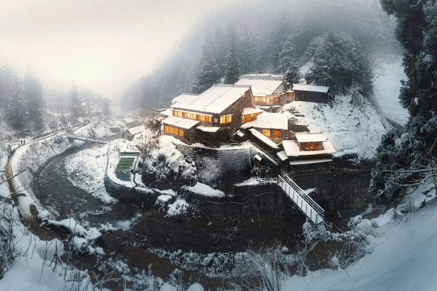 ❄️A snowy mountain lodge in Nagano, Japan 🇯🇵