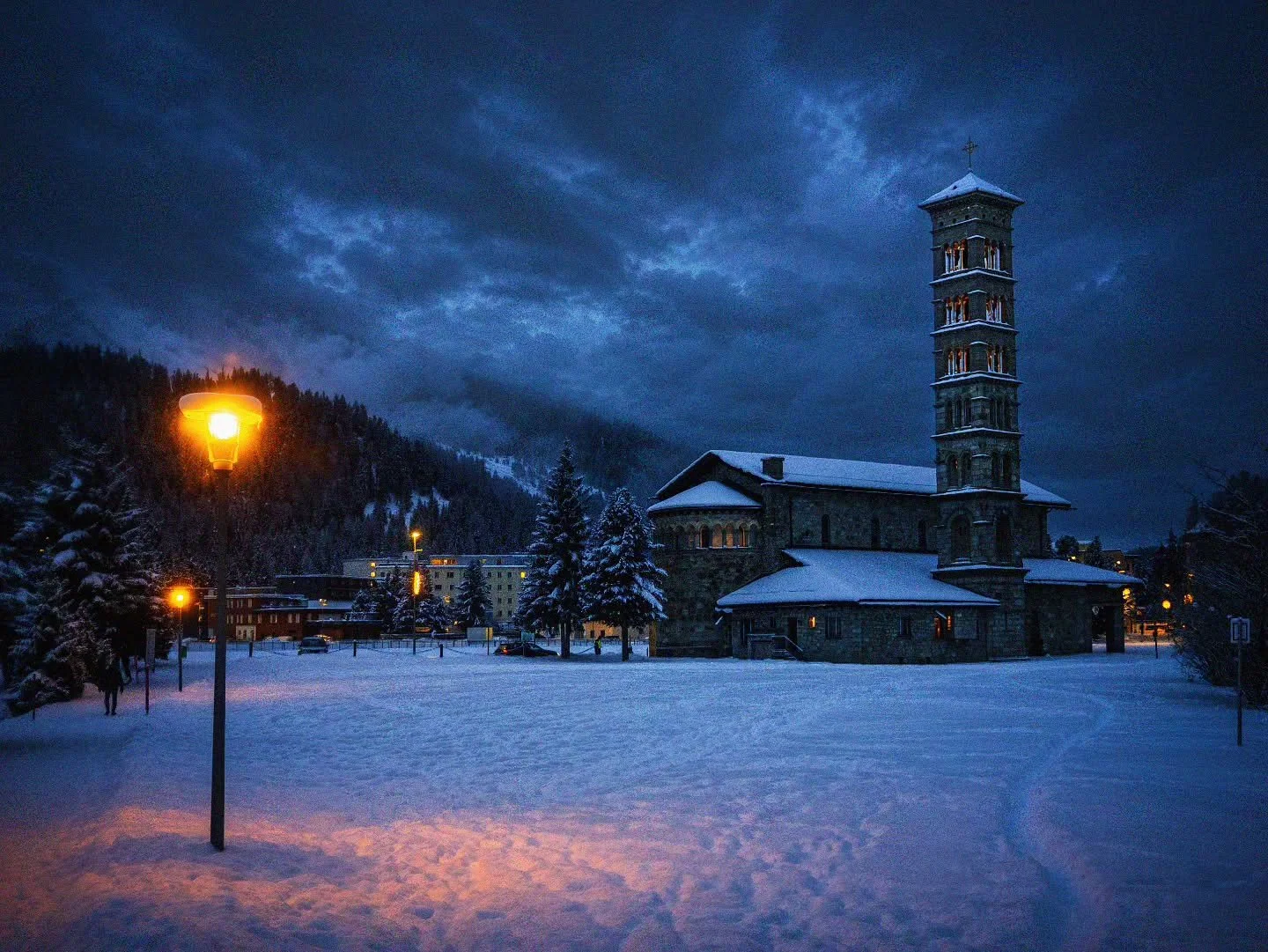 The Church of St. Karl Borrom&auml;us in St. Moritz, Switzerland 🇨🇭⛪️

.
.
.

#switzerland #architecture #natgeo #bbctravel #lumix