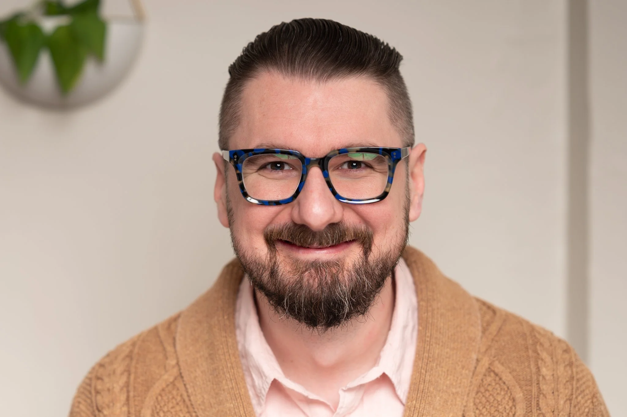 Get to Know: Petru Ilie