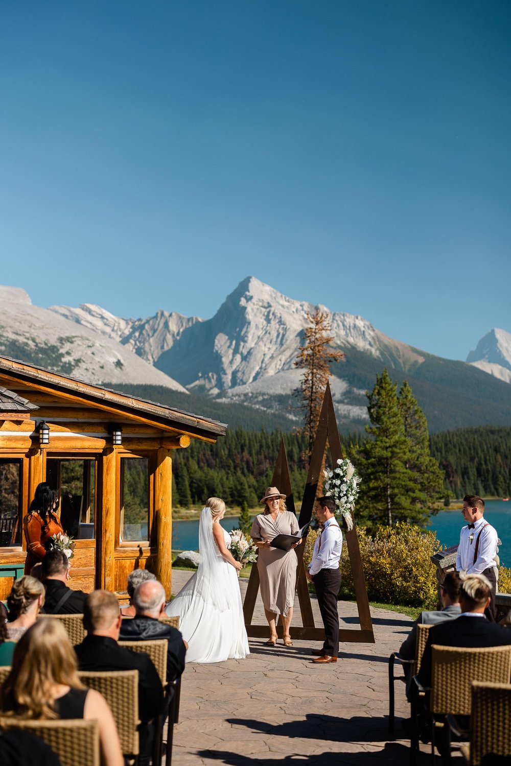 maligne-lake-wedding-photography-jasper-009.jpg