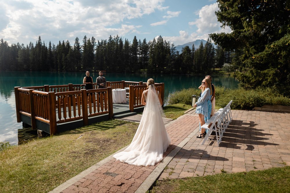 jasper-park-lodge-elopement-photography-019.jpg