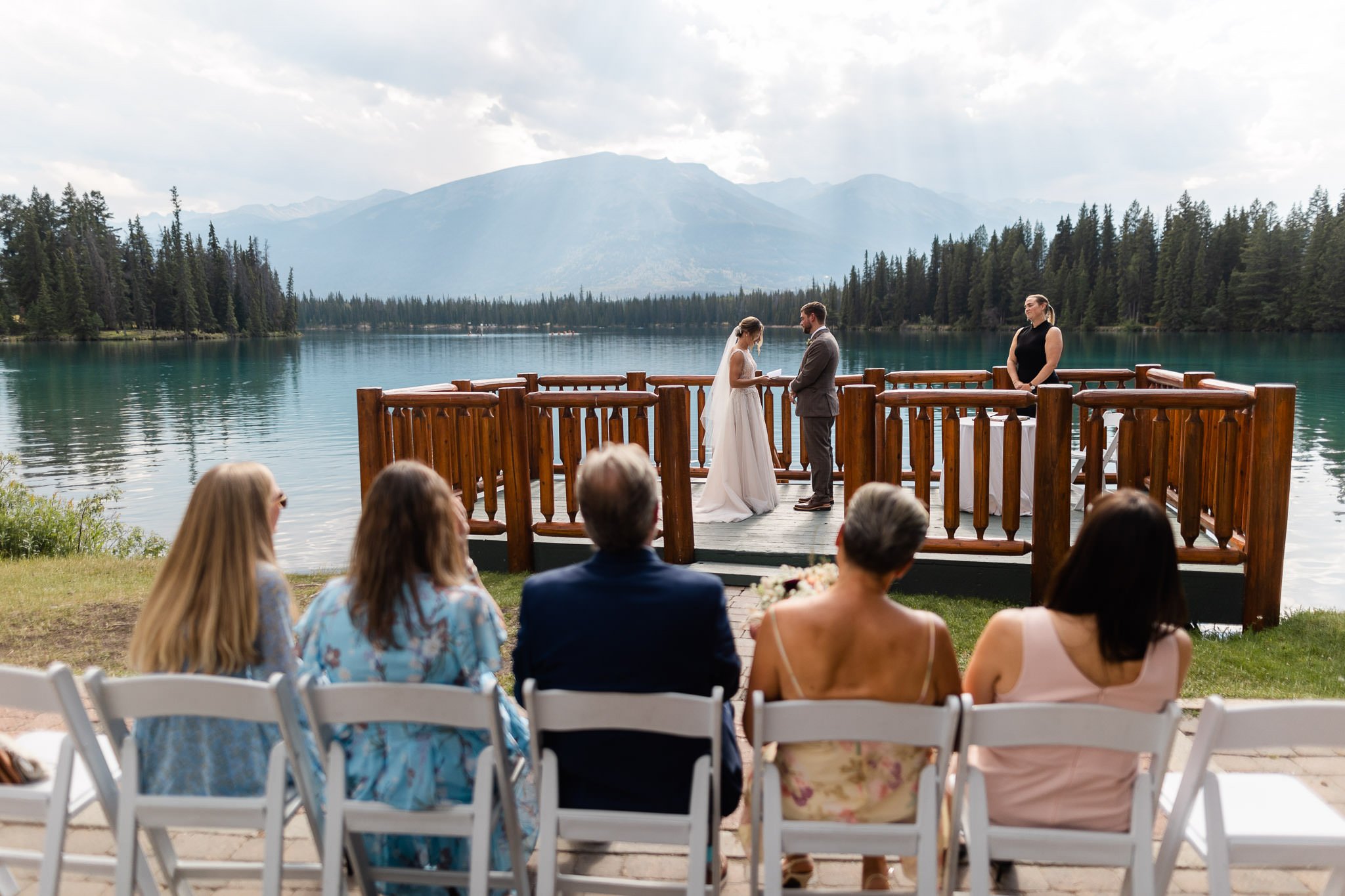 jasper-park-lodge-elopement-photography-037.jpg