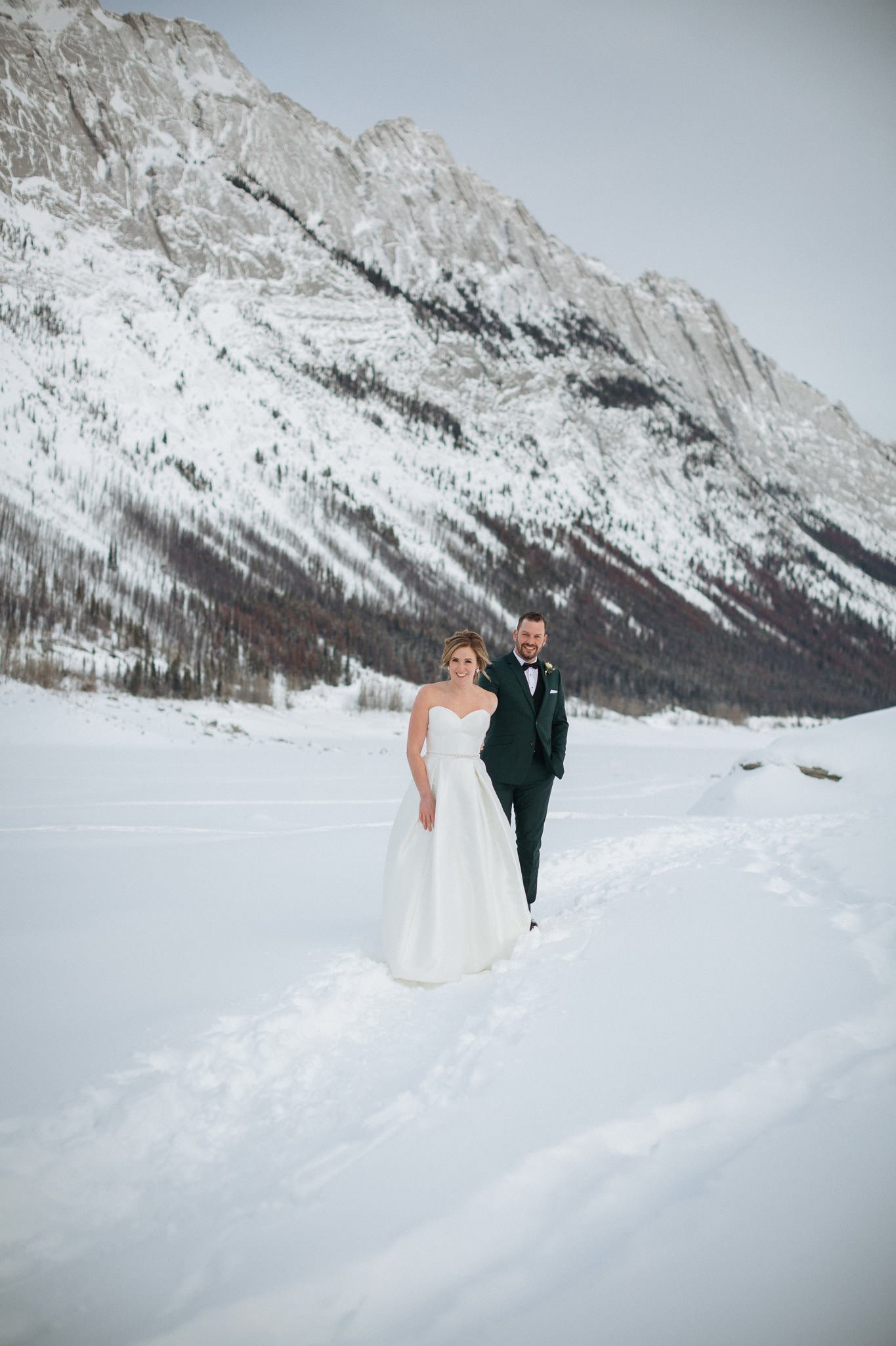 medicine-lake-winter-wedding-photo-009.jpg