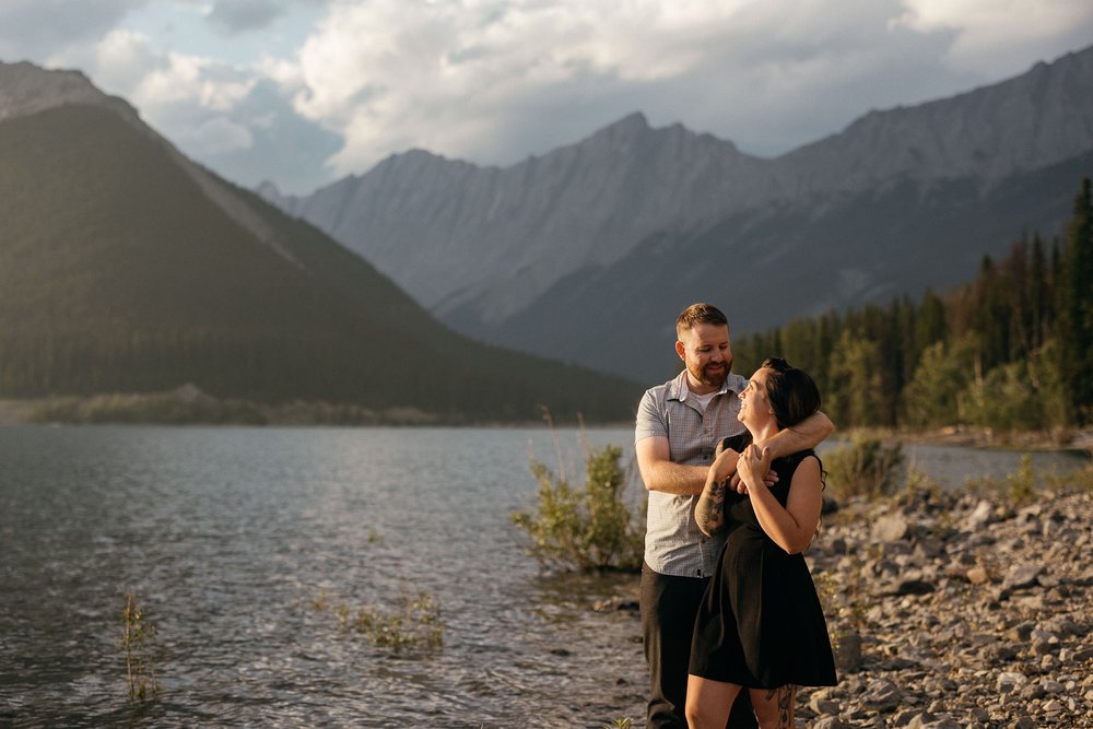 medicine-lake-engagement-photo-018.jpg