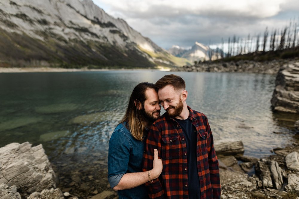 medicine-lake-engagement-photo-009.jpg