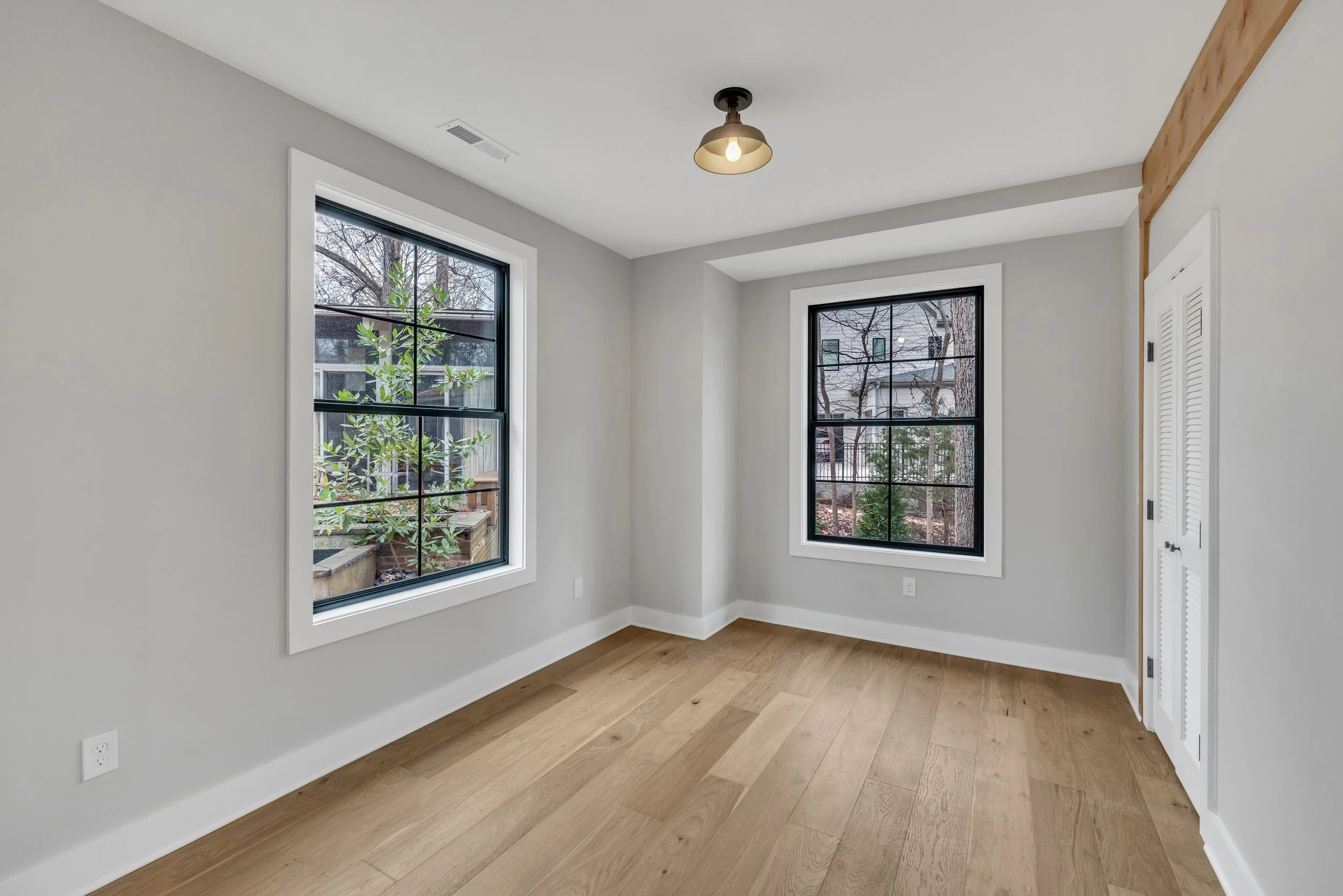 18-3301 Redbud Ln-18.jpg