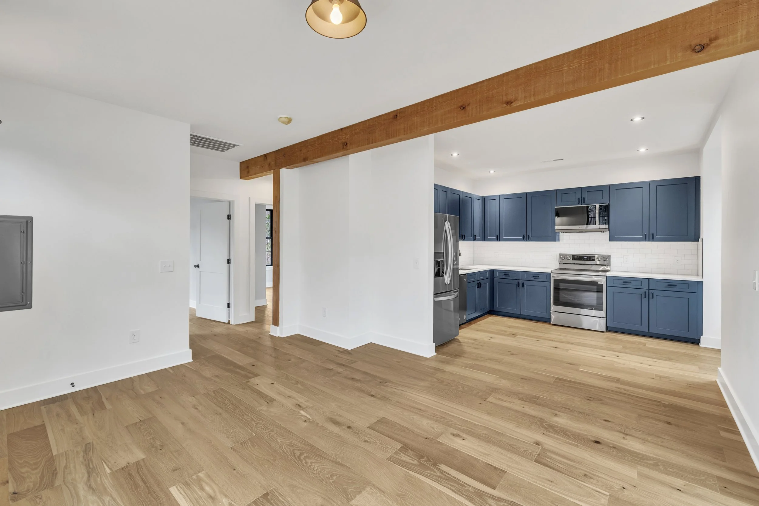 10-3301 Redbud Ln-10.jpg